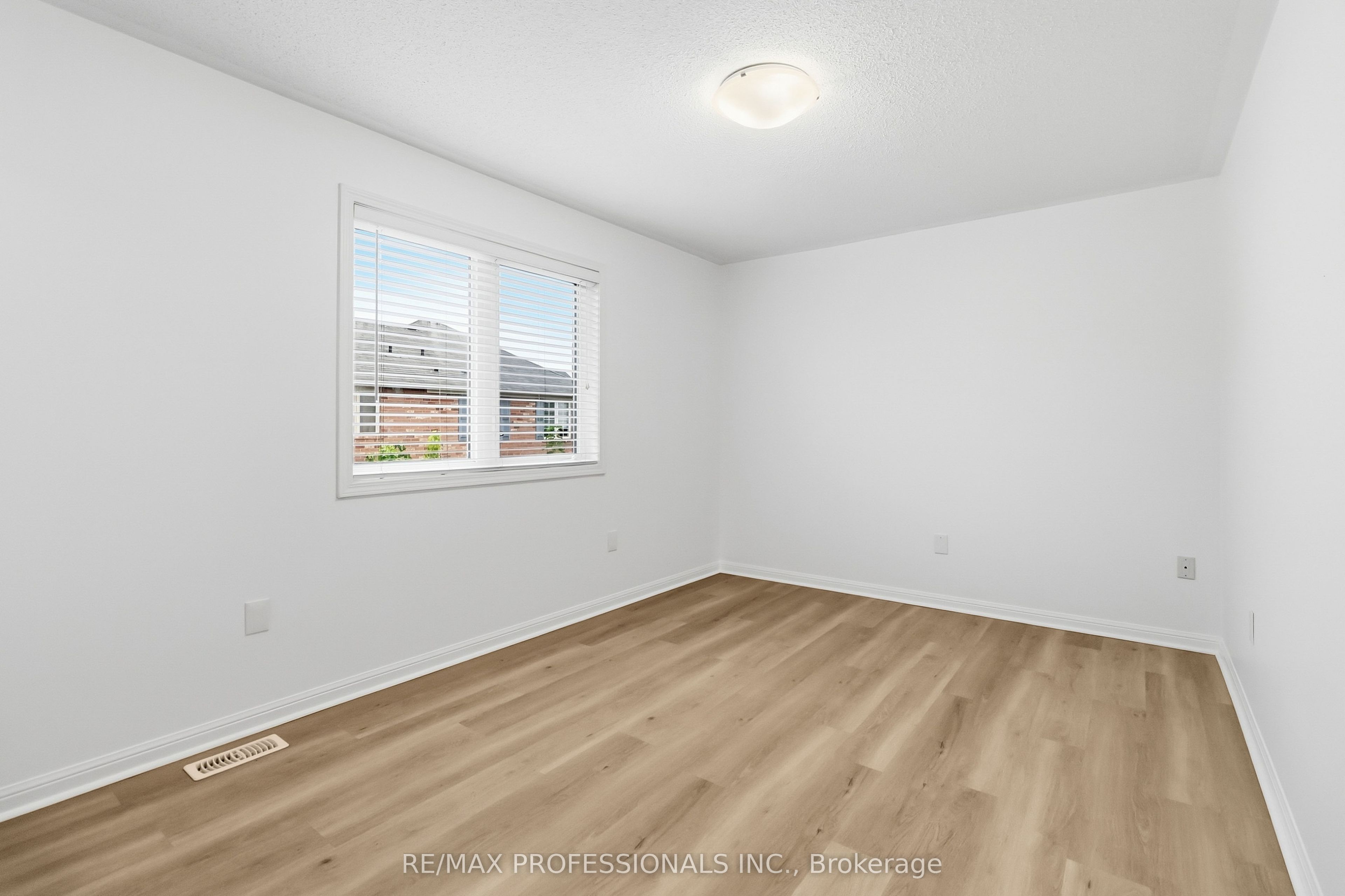 587 Cargill Path Property Photo 15