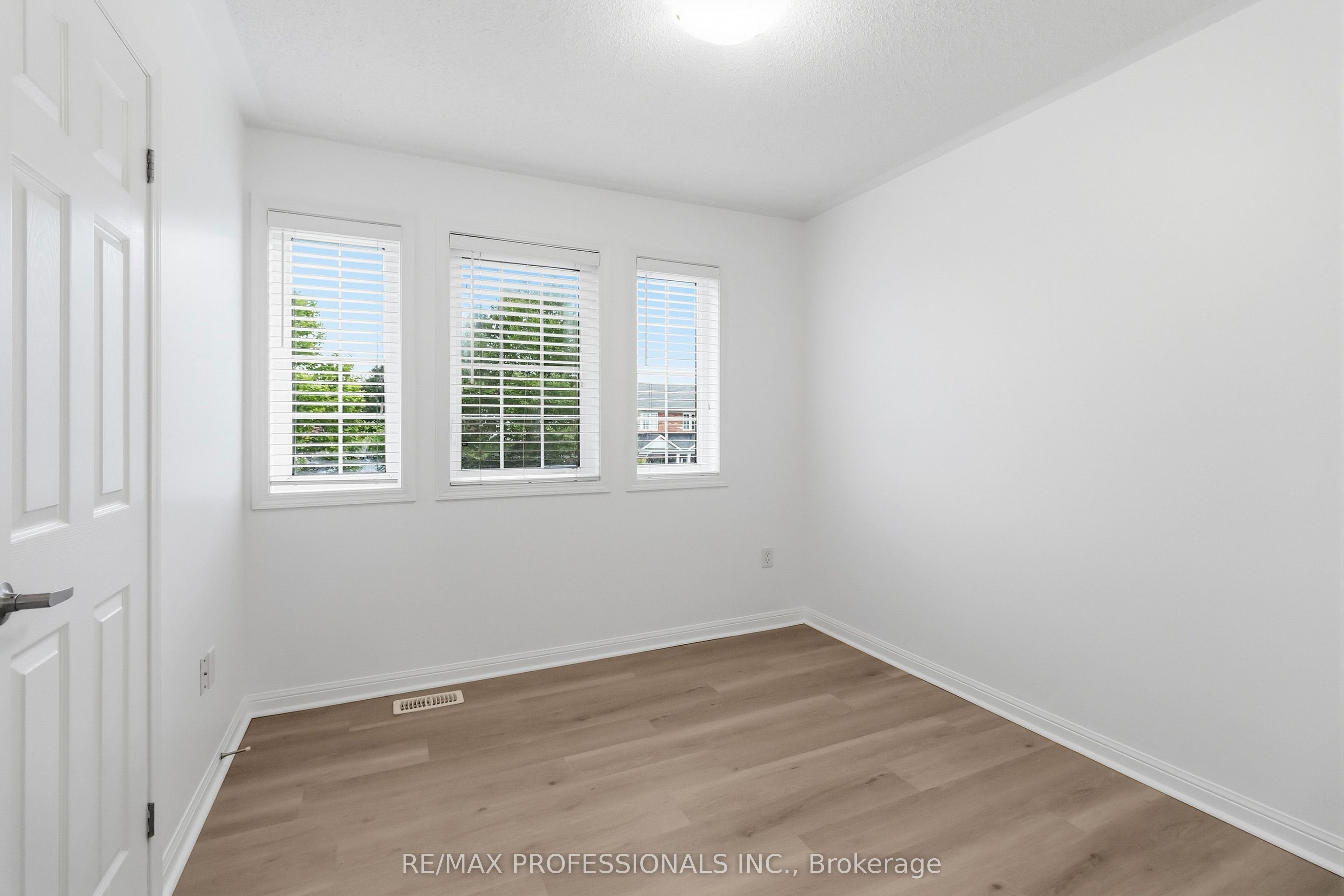 587 Cargill Path Property Photo 19
