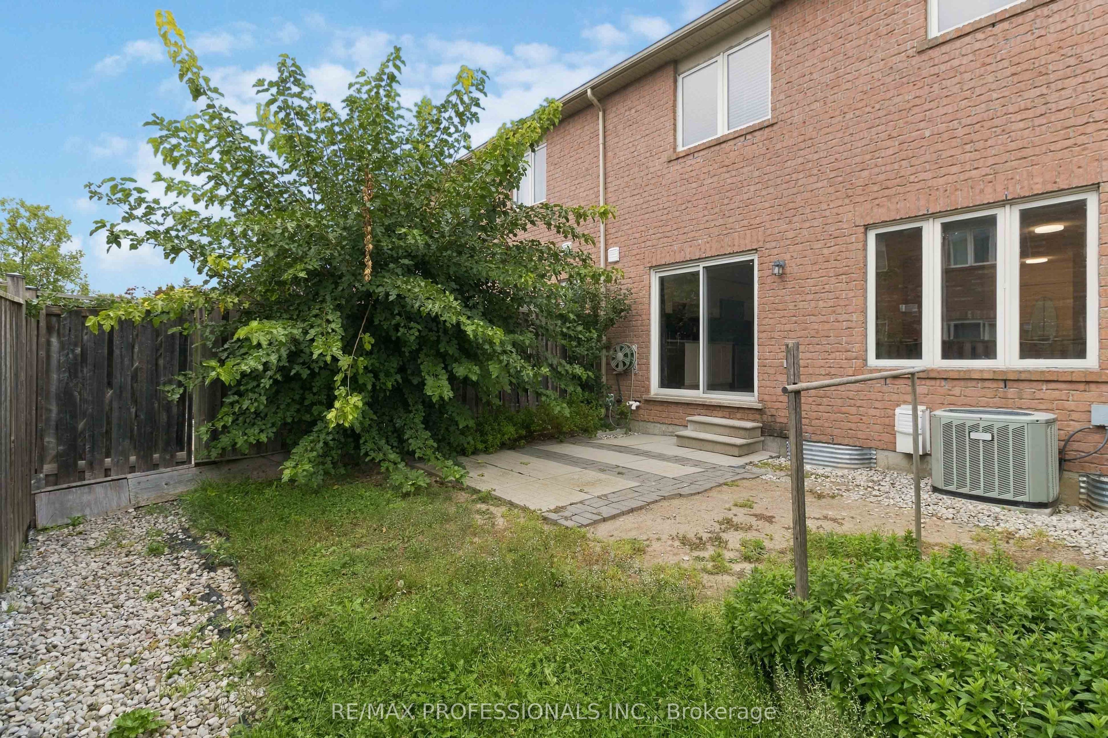 587 Cargill Path Property Photo 23