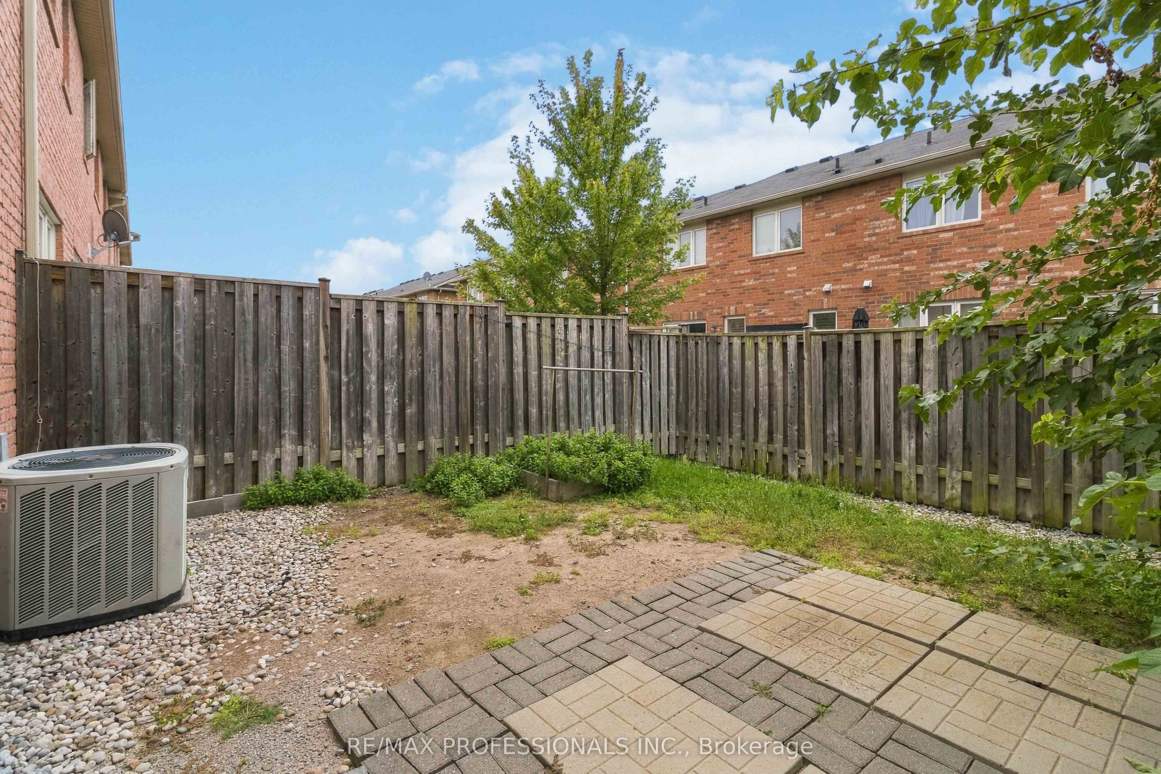 587 Cargill Path Property Photo 24