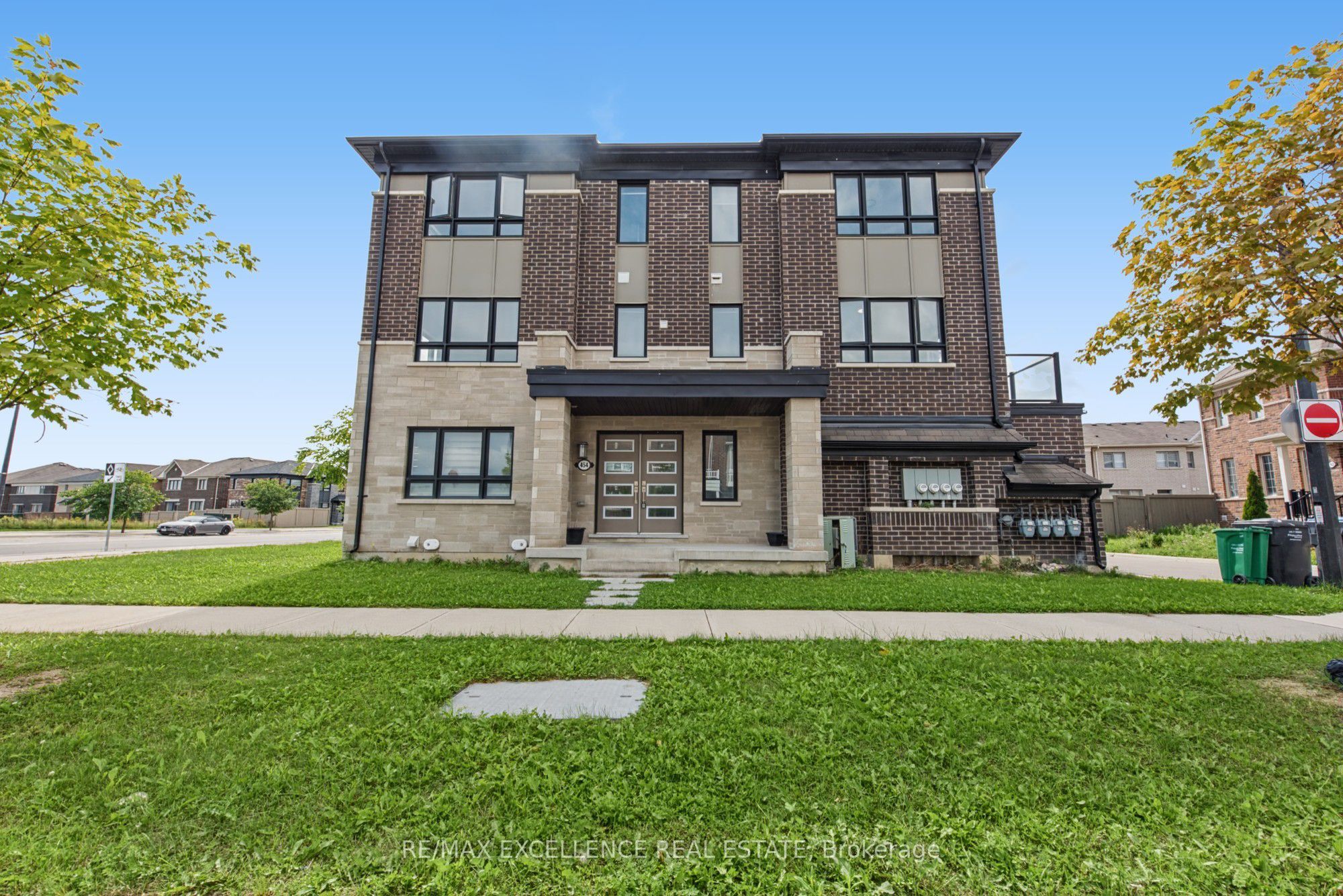 454 Remembrance Road Property Photo 1