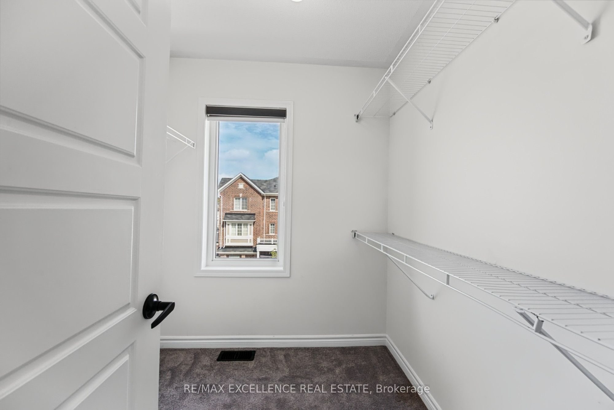 454 Remembrance Road Property Photo 16