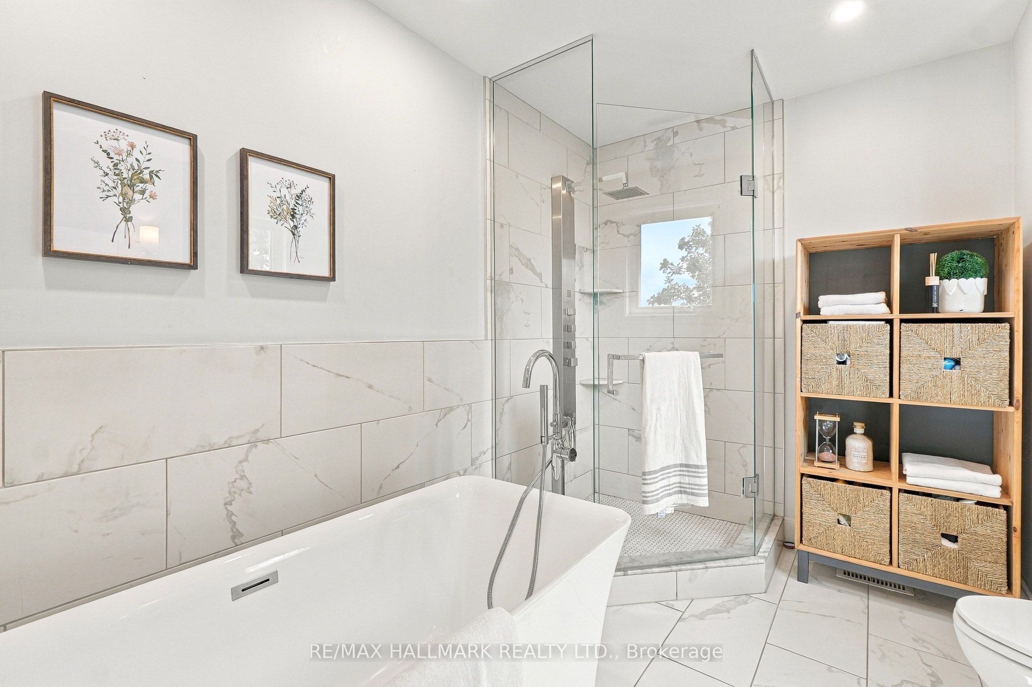 1246 Winterbourne Drive Property Photo 17