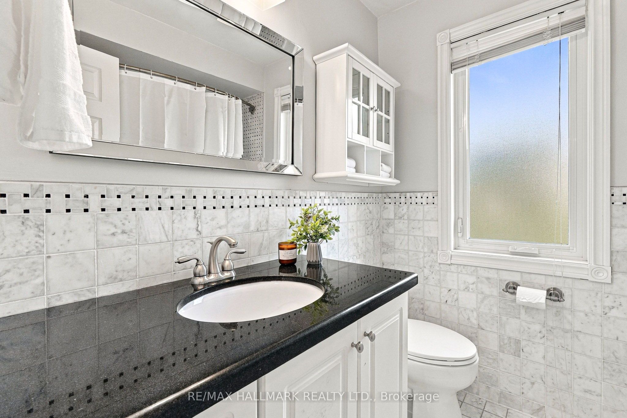 1246 Winterbourne Drive Property Photo 24
