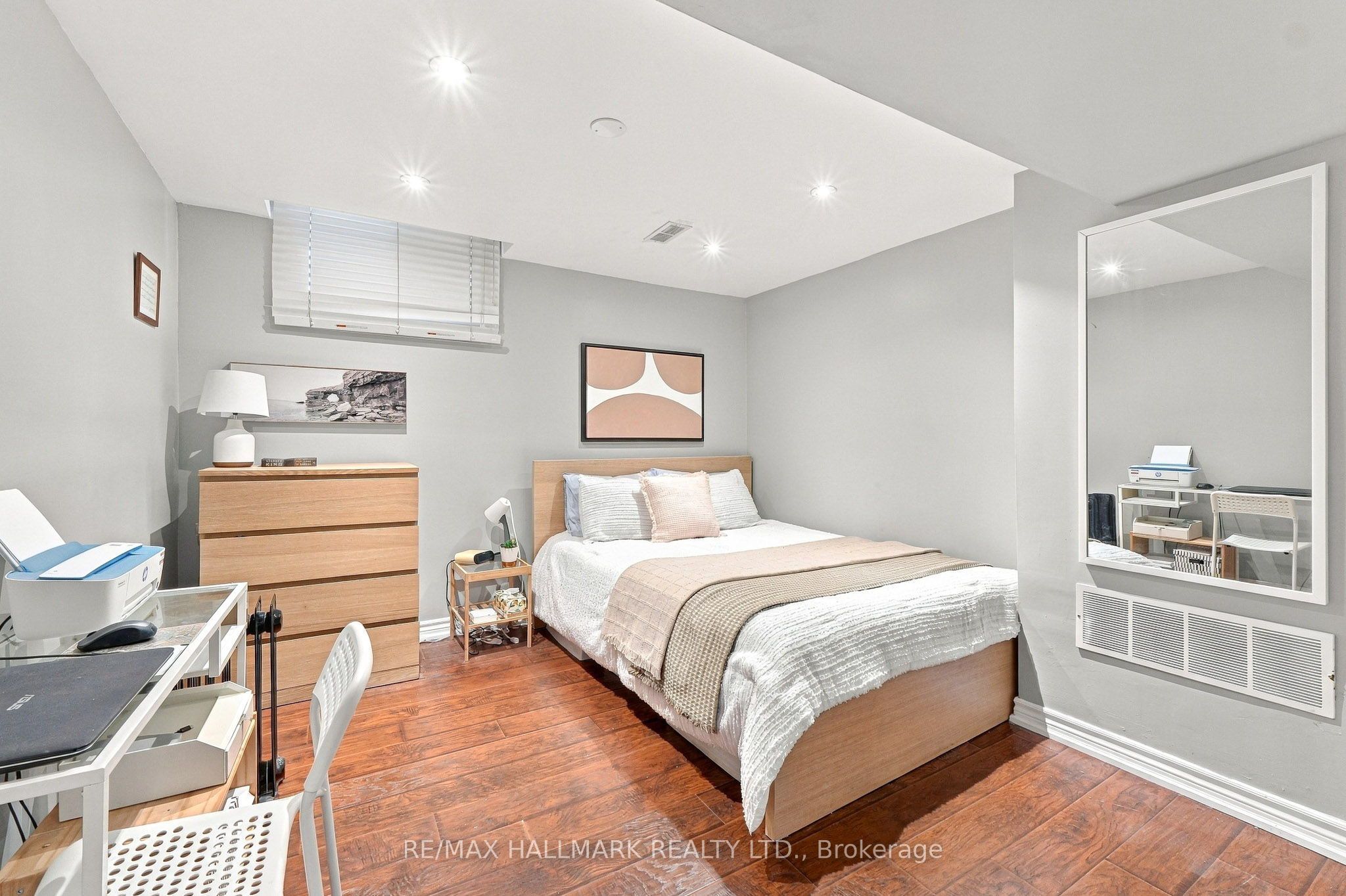 1246 Winterbourne Drive Property Photo 26