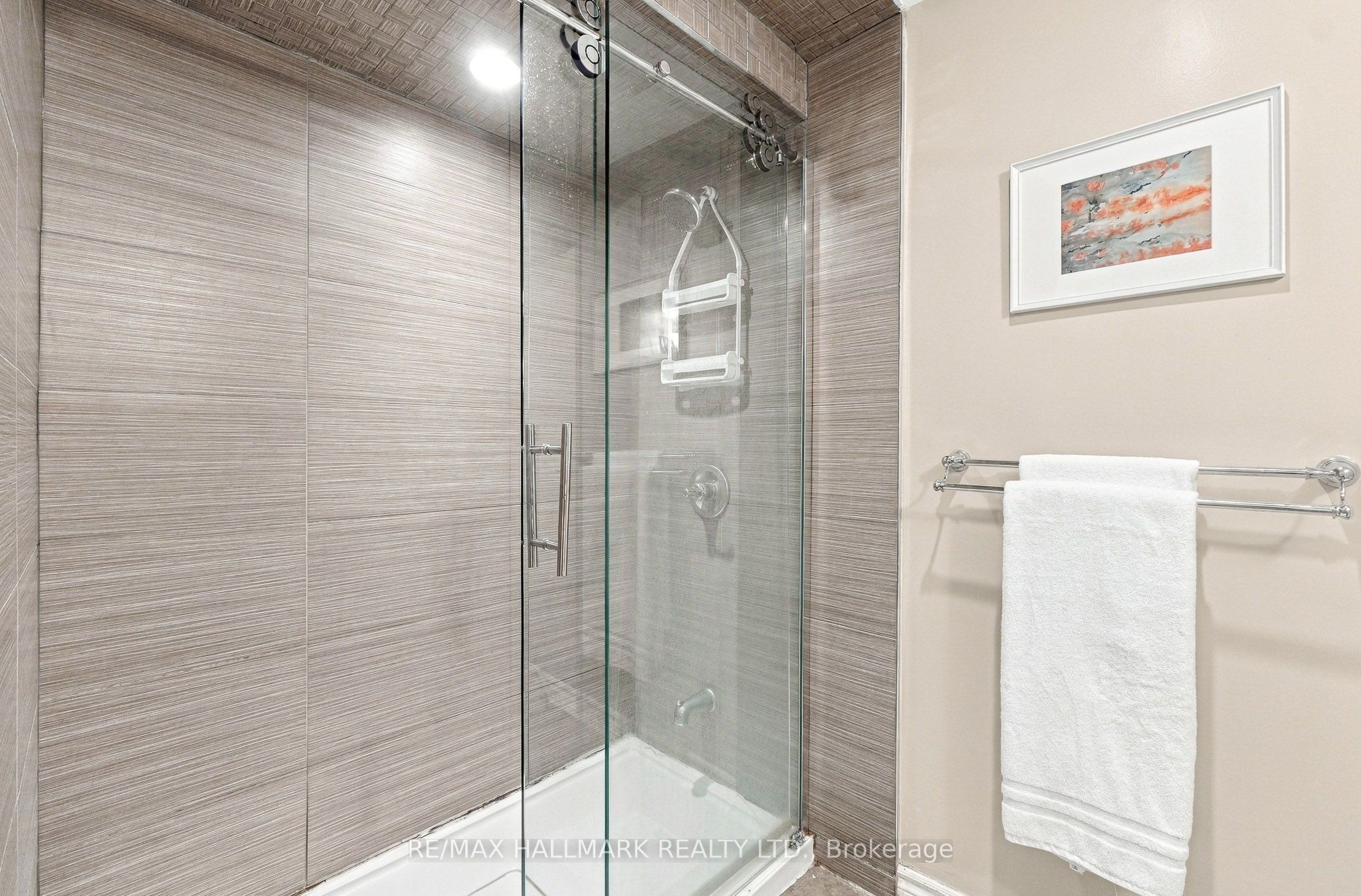1246 Winterbourne Drive Property Photo 34
