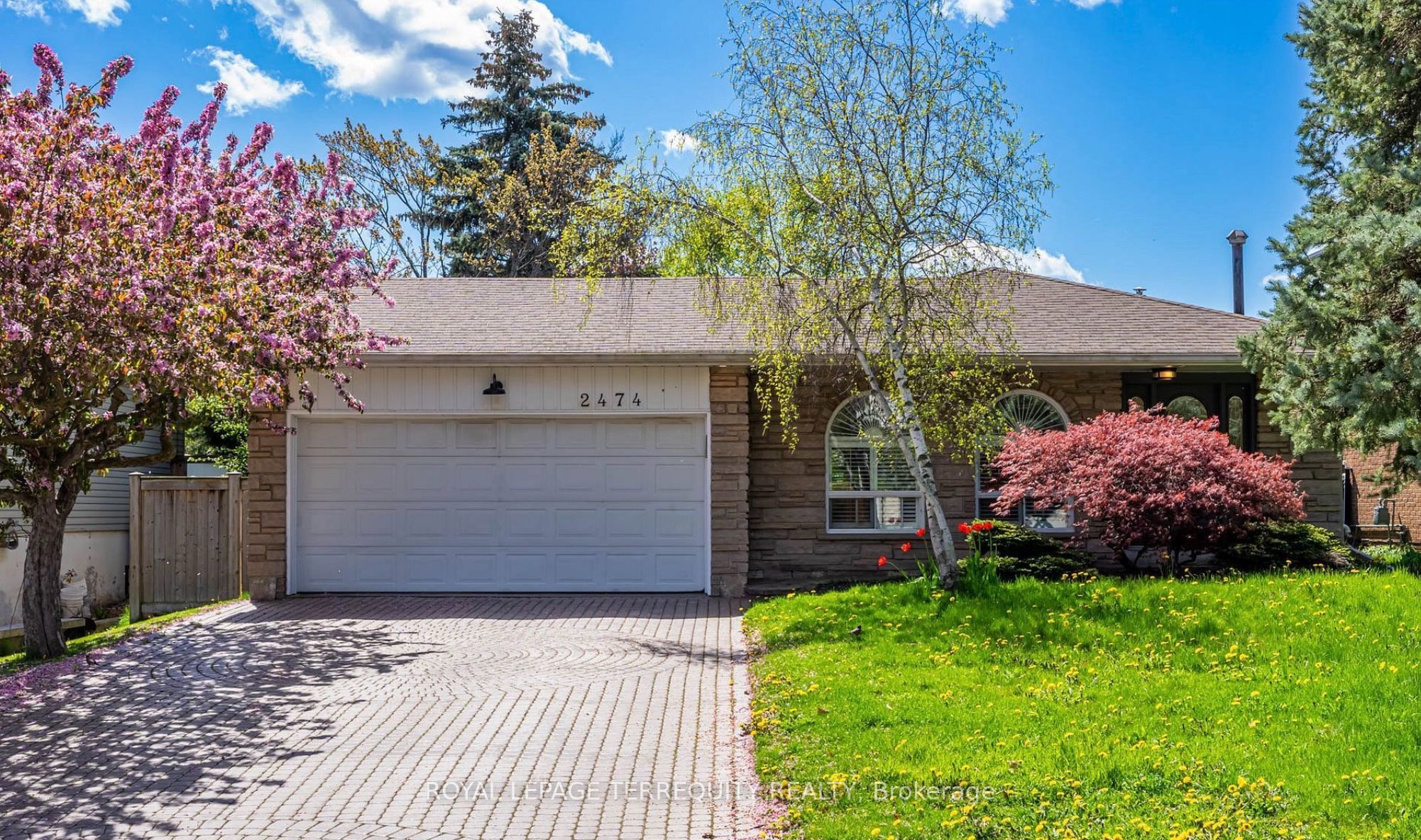 2474 Yarmouth Crescent Property Photo 1