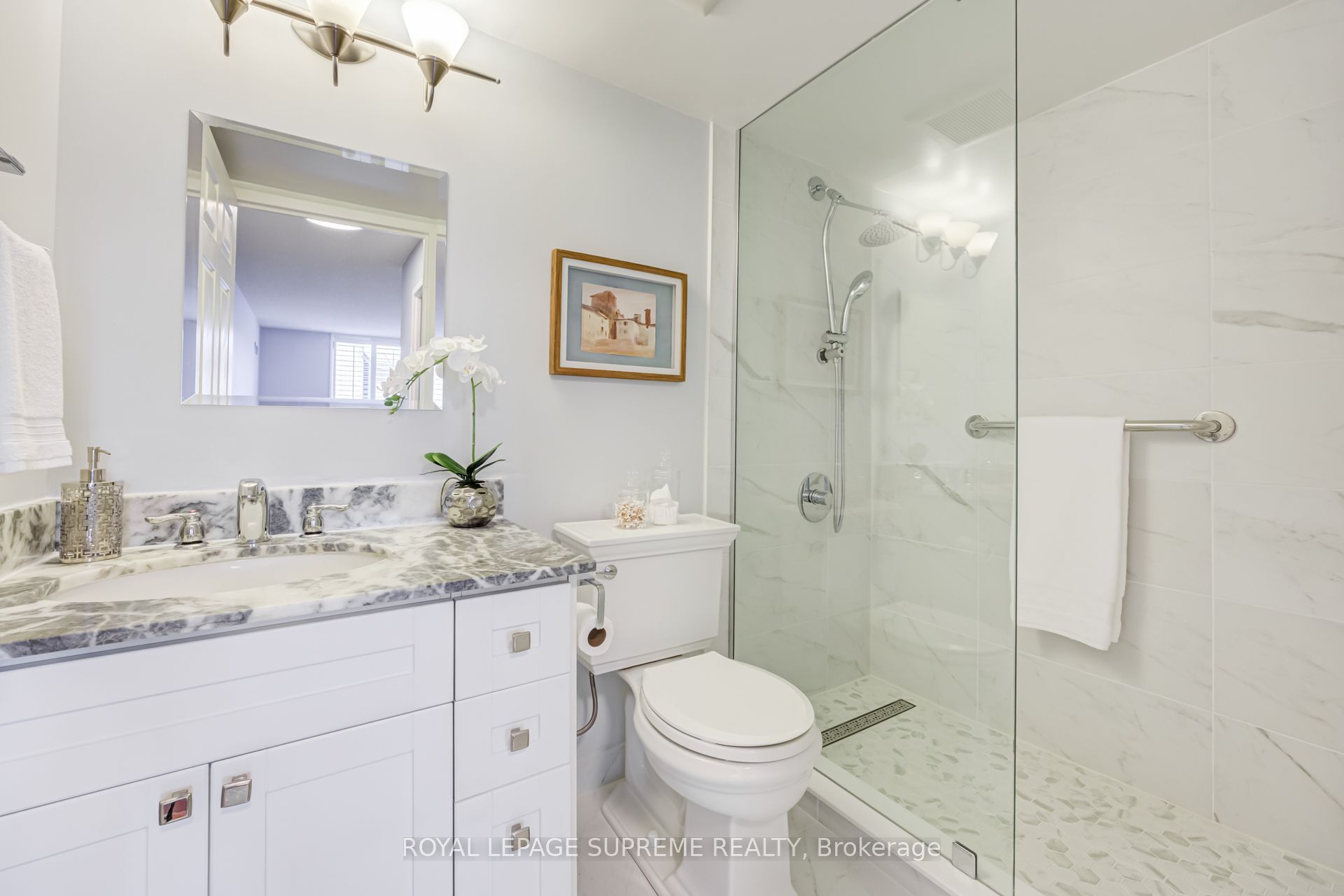 221 Robinson Street E 204 Property Photo 19