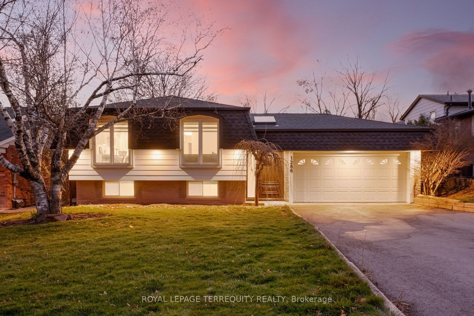 1280 Hart Crescent Property Photo 1