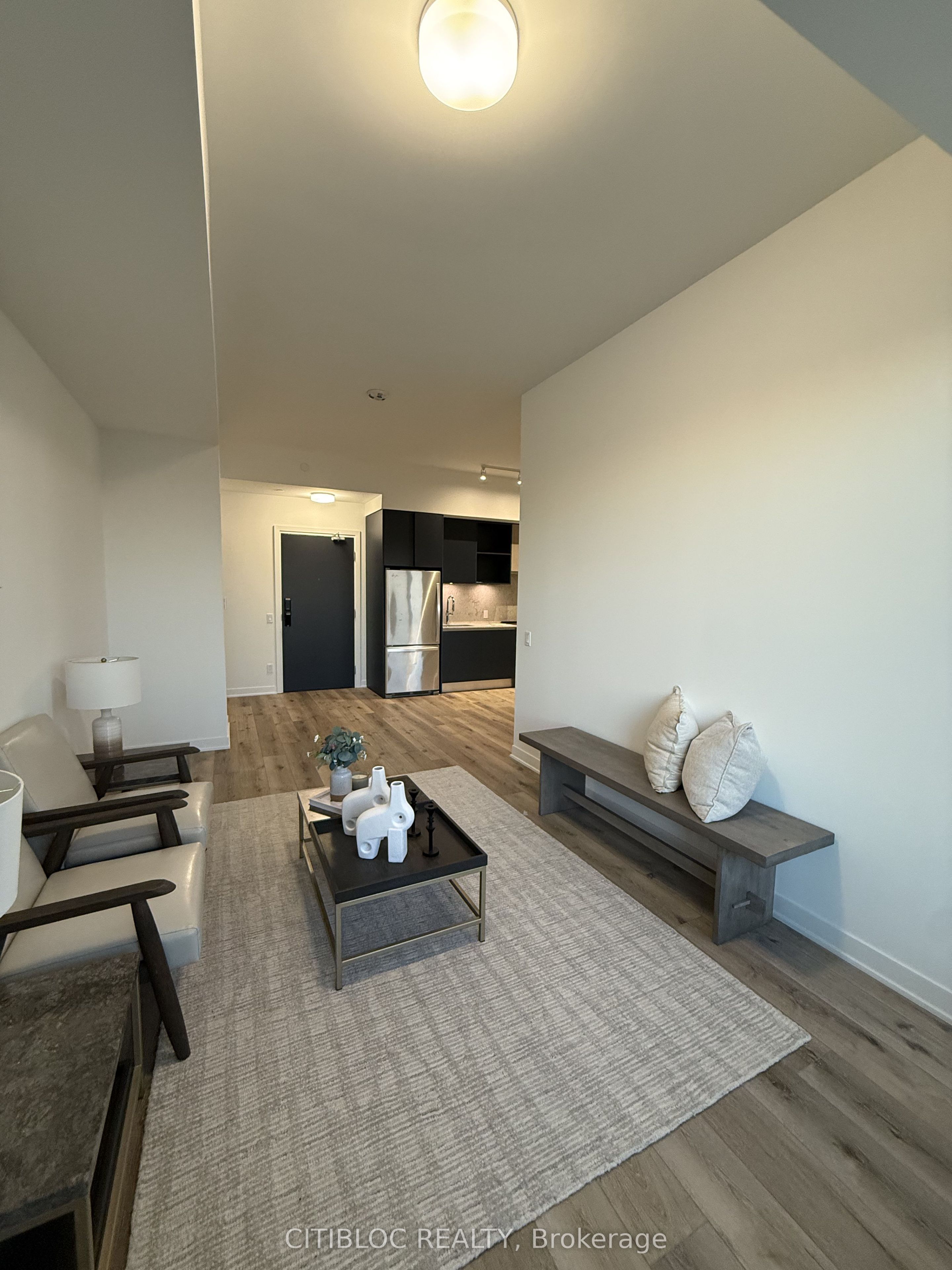 405 Dundas Street W Lph02 Property Photo 2