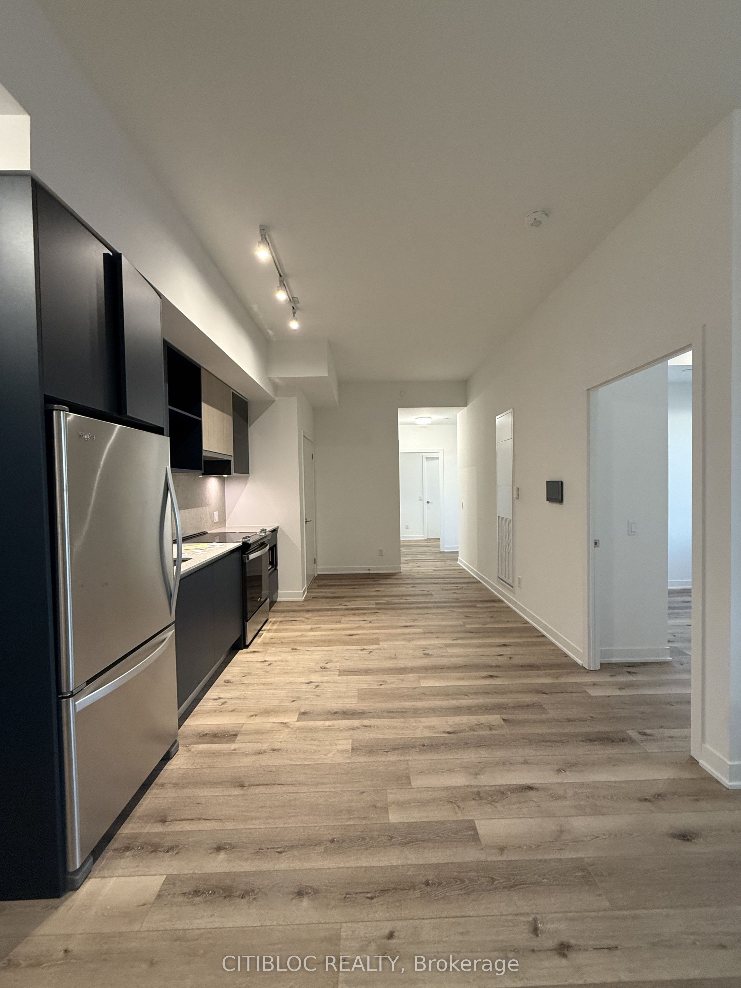 405 Dundas Street W Lph02 Property Photo 6