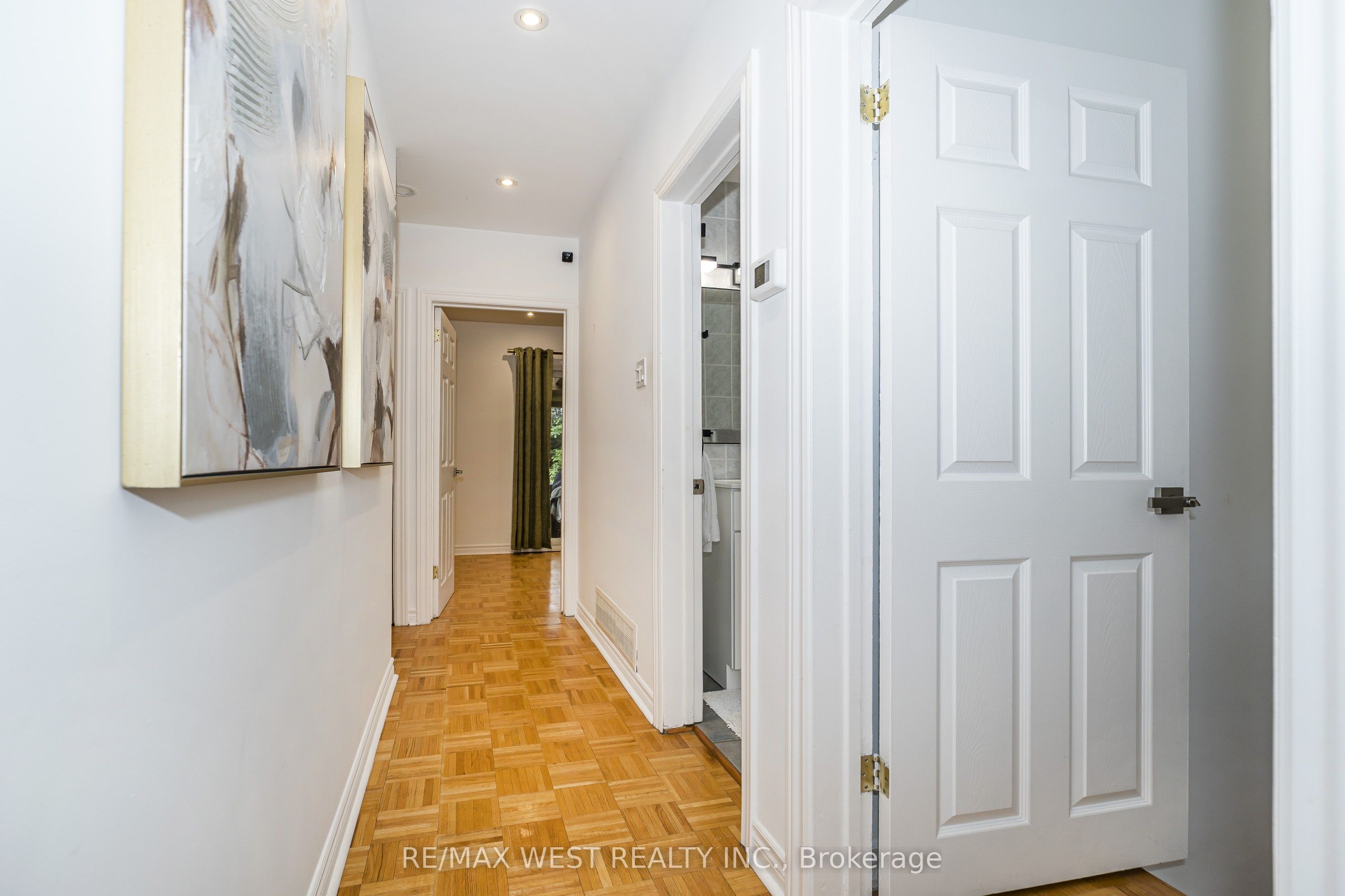 32 Pine Avenue N Property Photo 13