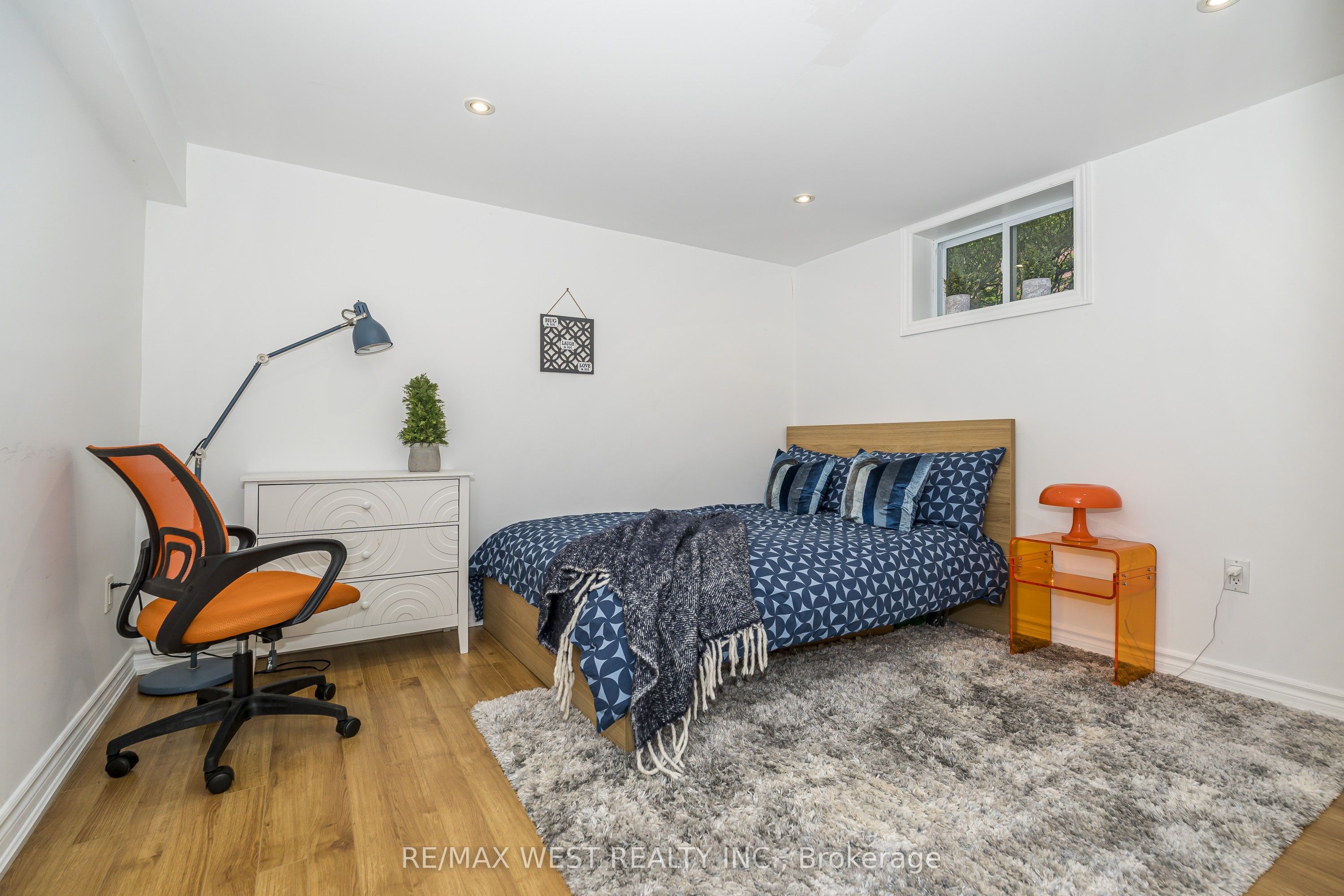 32 Pine Avenue N Property Photo 19