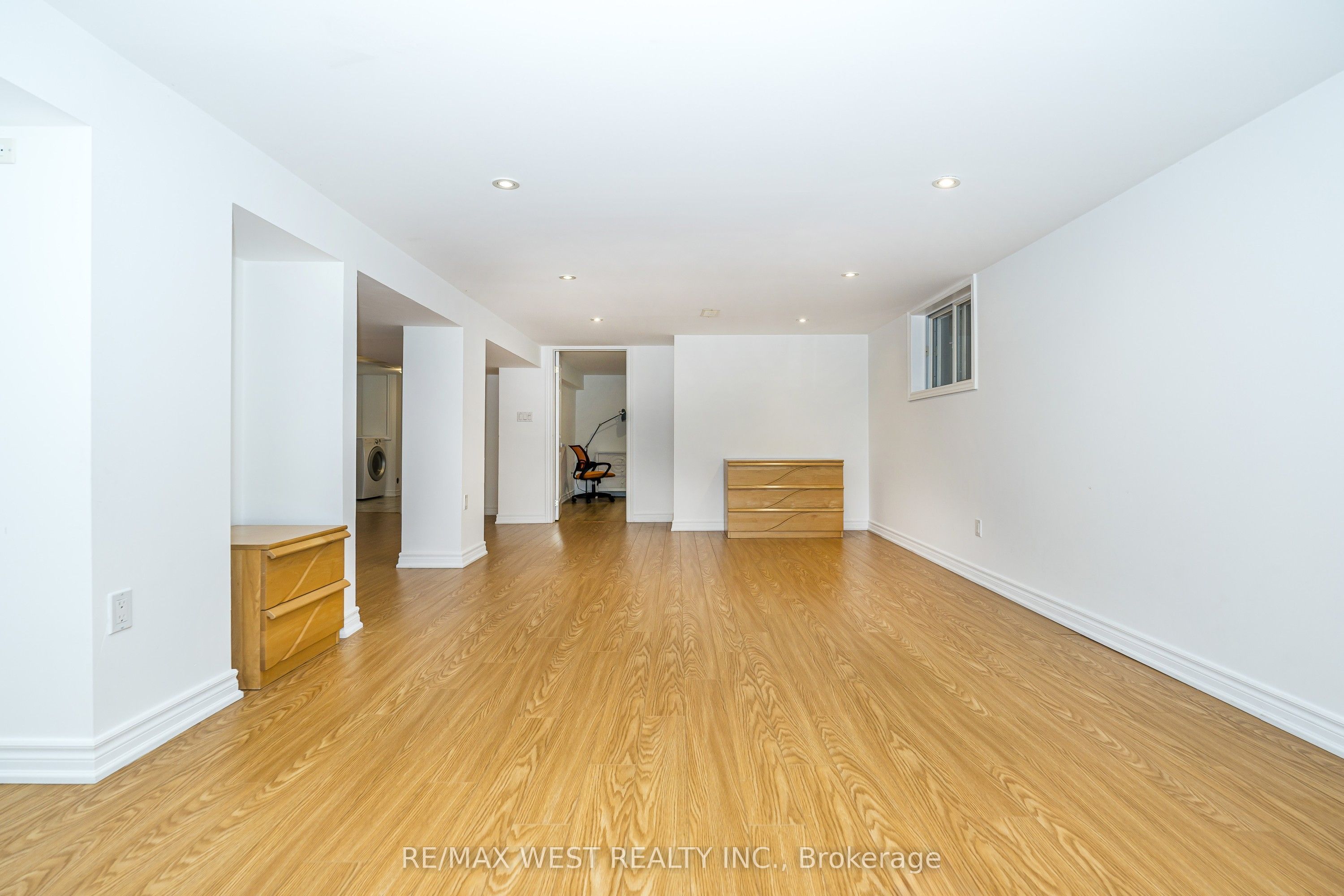 32 Pine Avenue N Property Photo 24