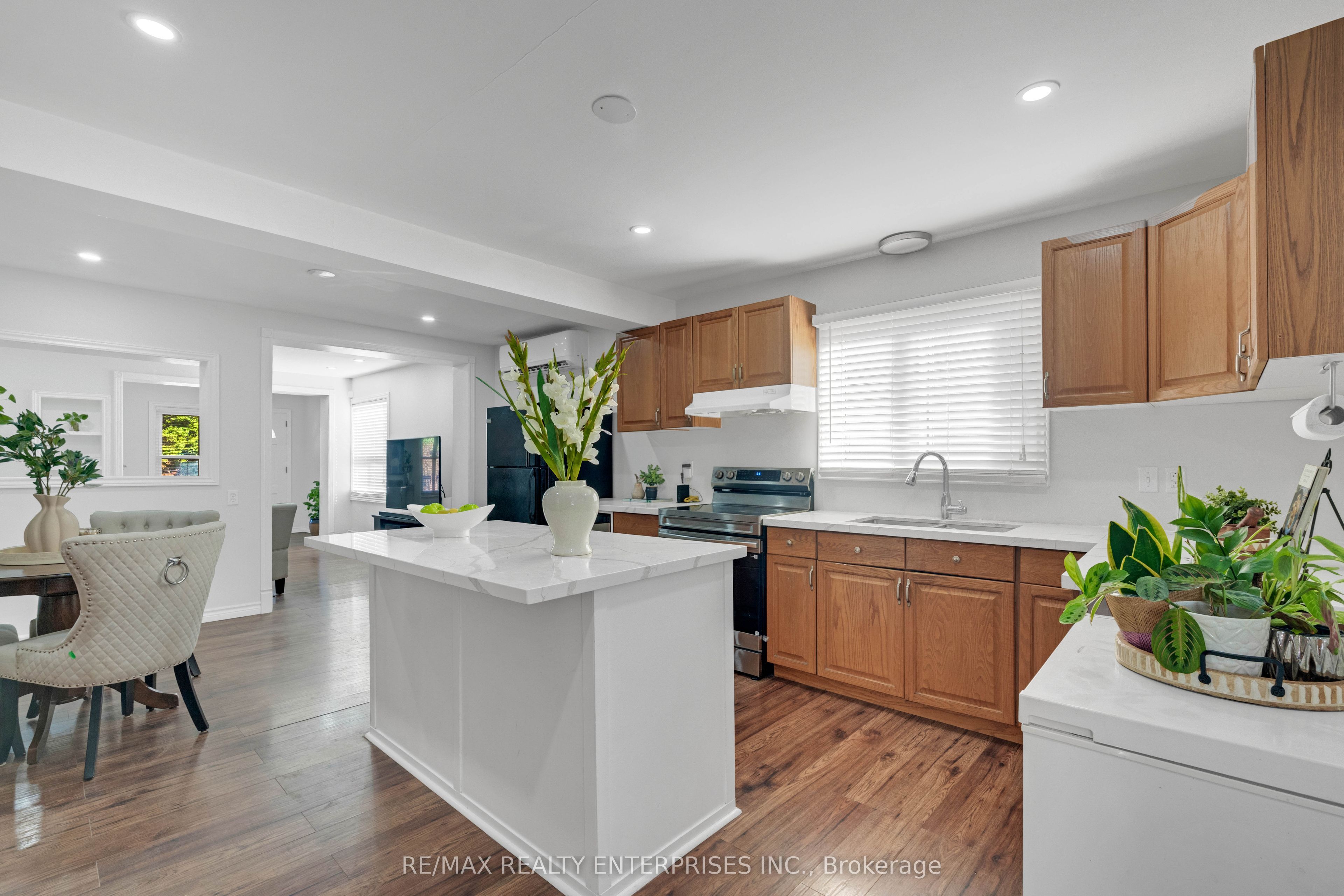 161 Angelene Street Property Photo 10