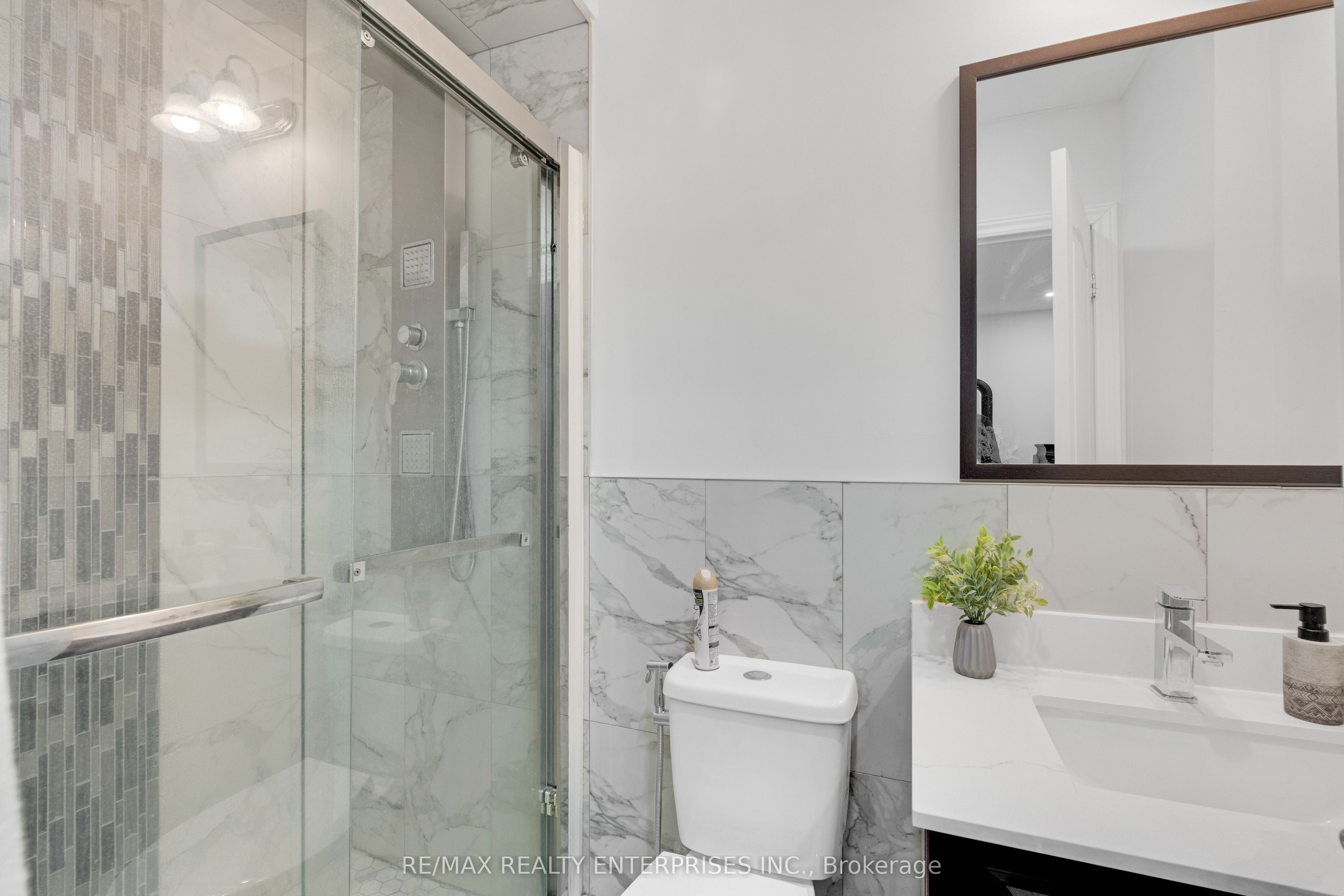 161 Angelene Street Property Photo 14