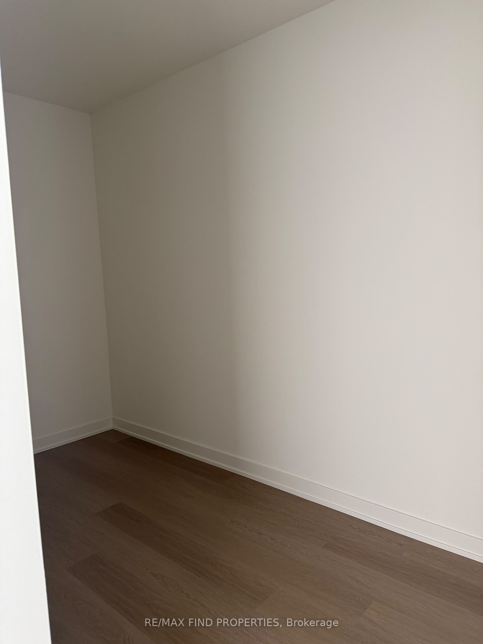 448 Burnhamthorpe Road W 5203 Property Photo 5