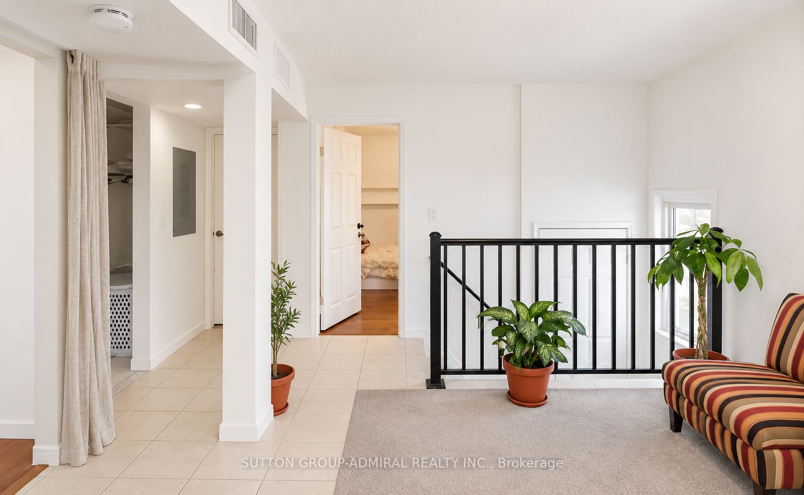 2538 Weston Road Upper Property Photo 5