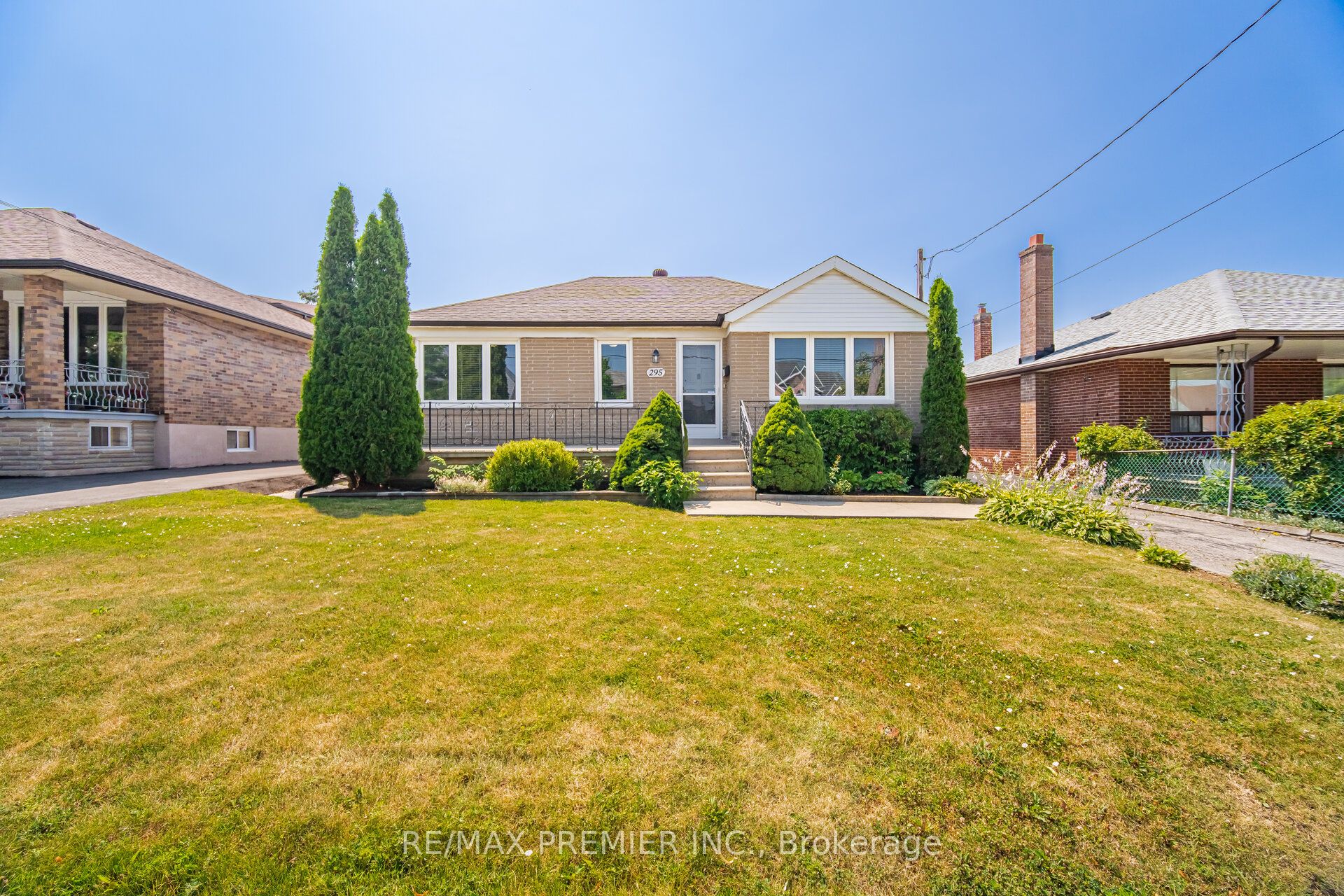 295 Falstaff Avenue Property Photo 1