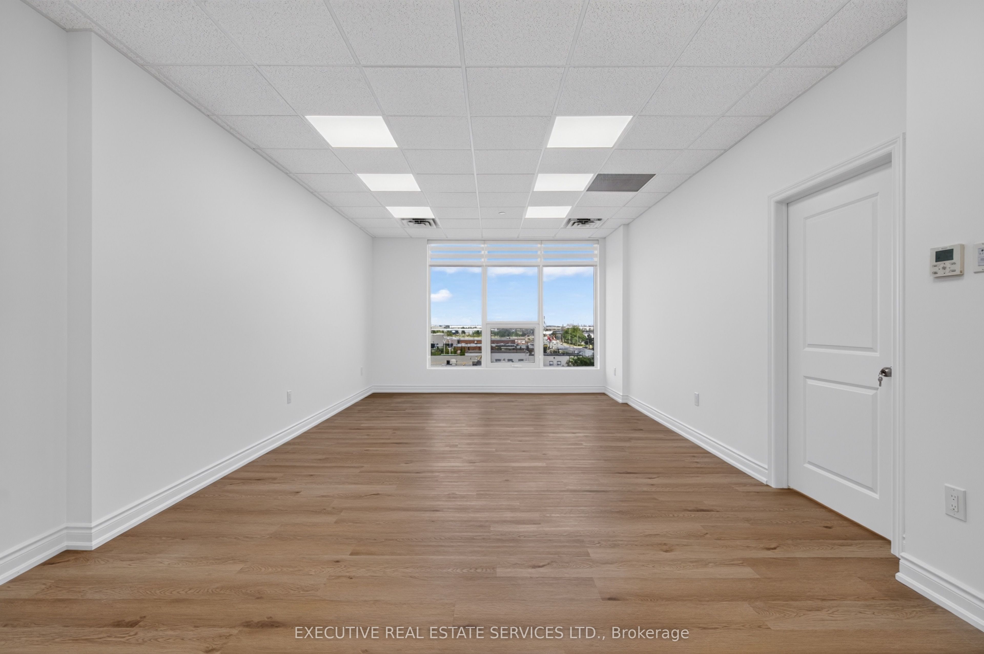 996 Martin Grove Road 405 Property Photo 18