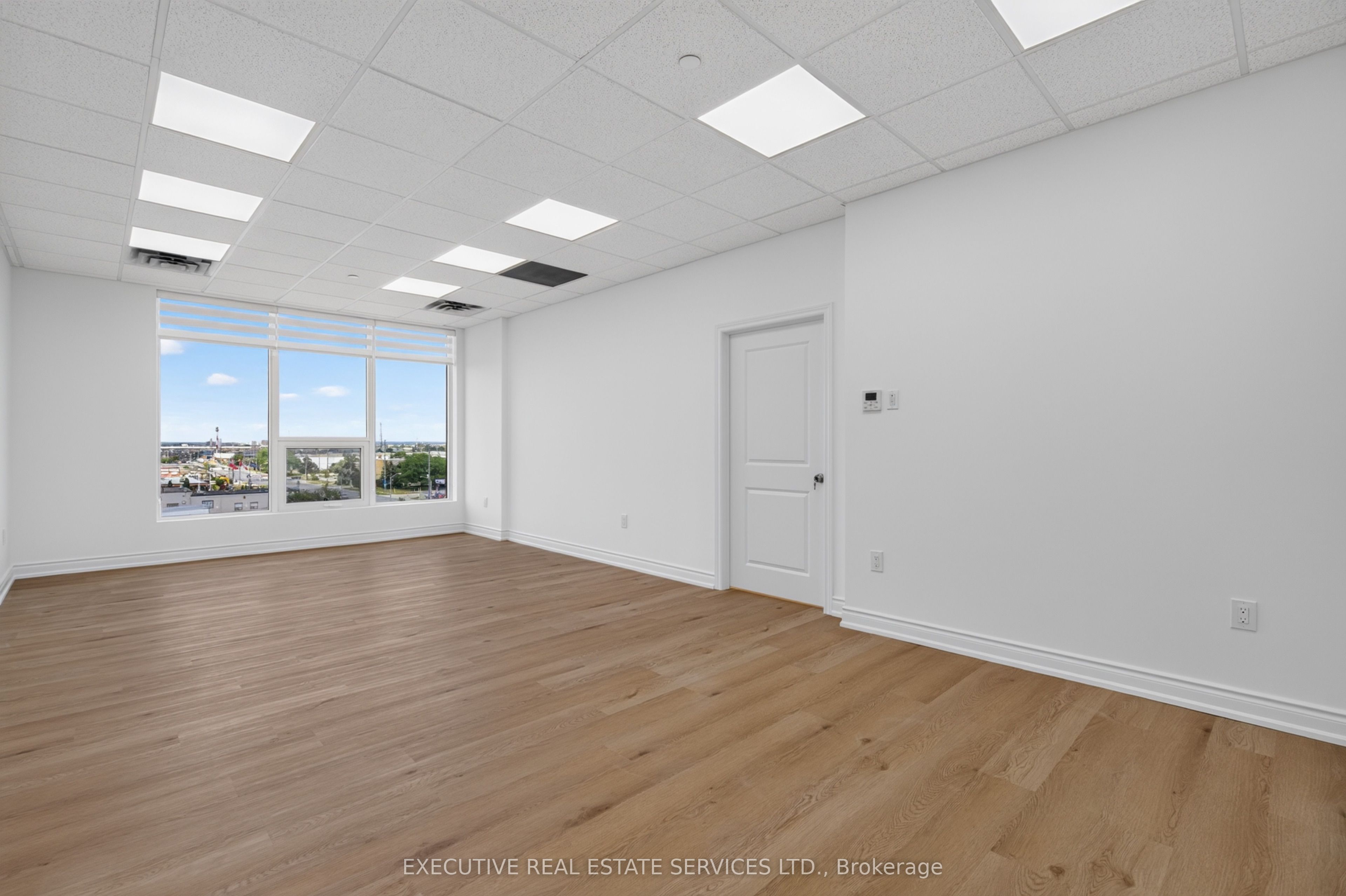 996 Martin Grove Road 405 Property Photo 19