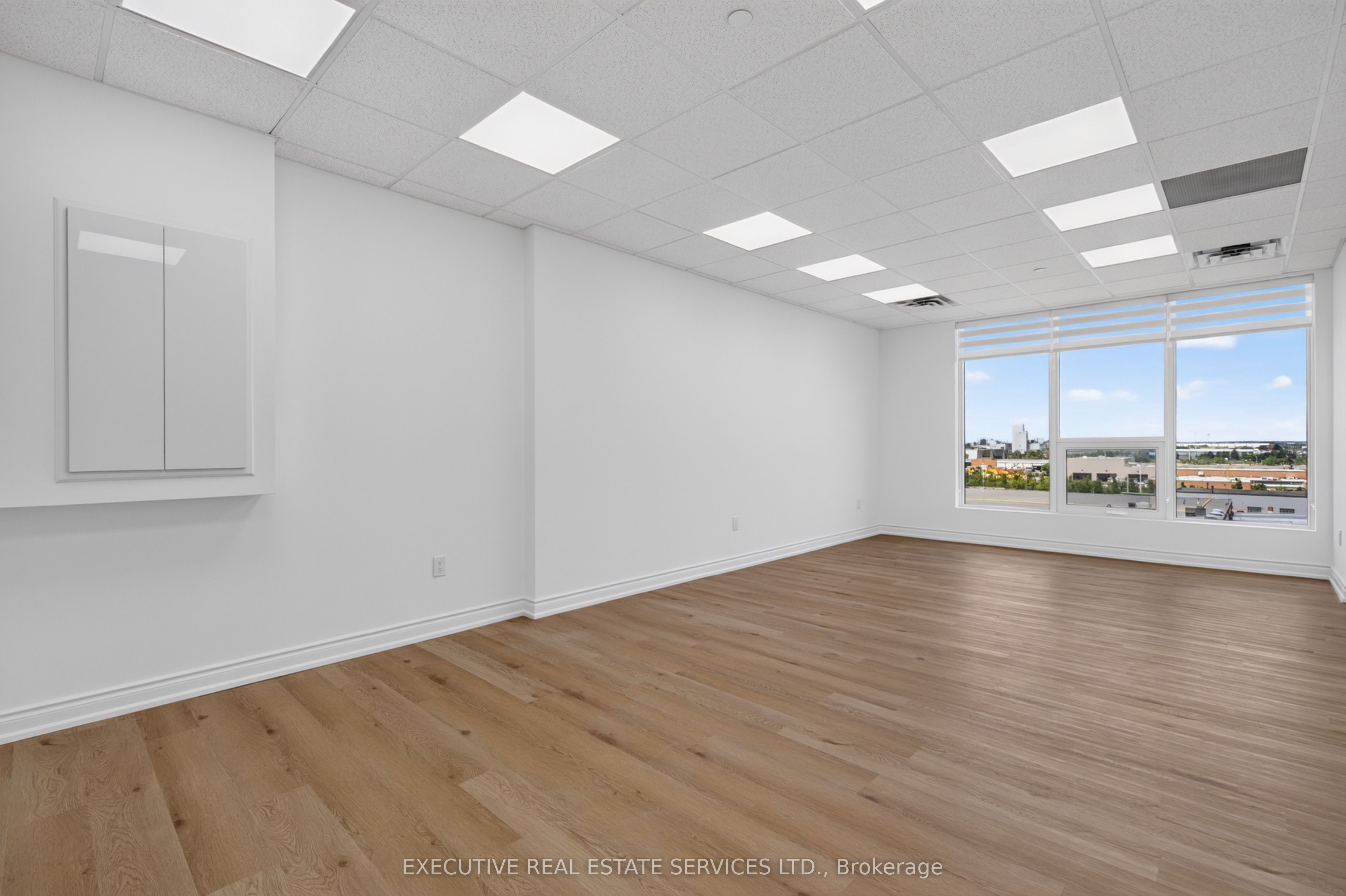 996 Martin Grove Road 405 Property Photo 20