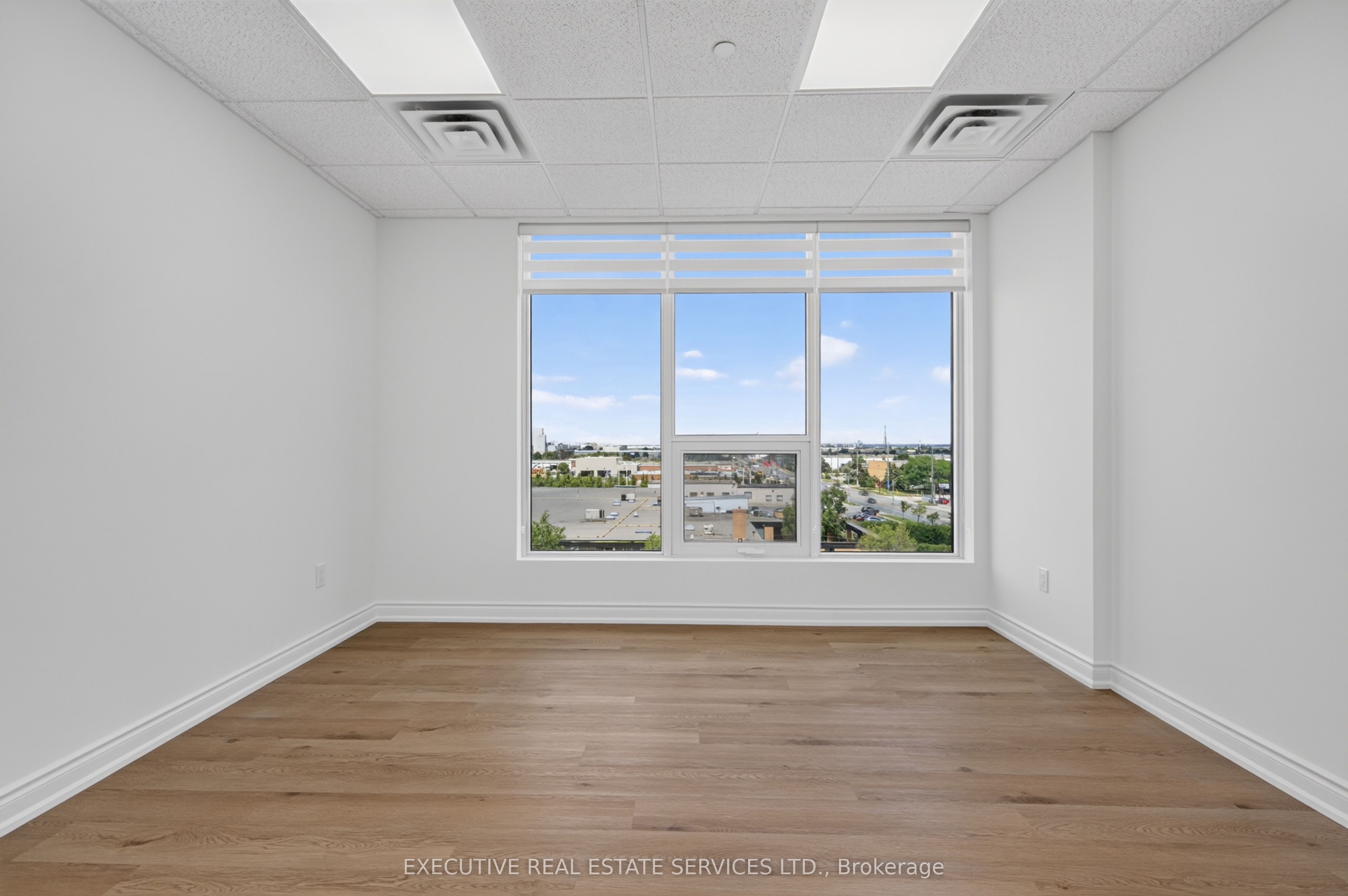 996 Martin Grove Road 405 Property Photo 21