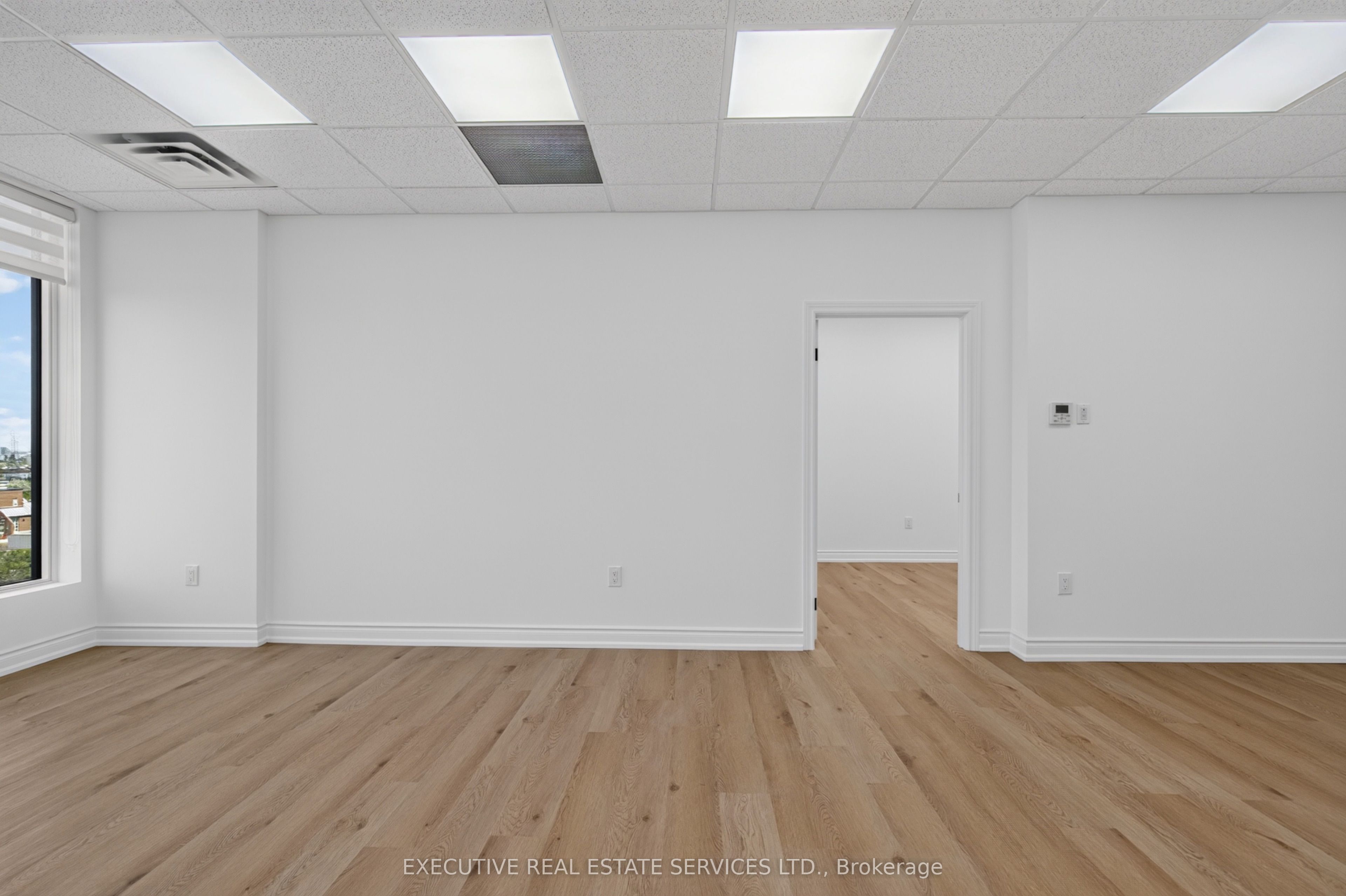 996 Martin Grove Road 405 Property Photo 27