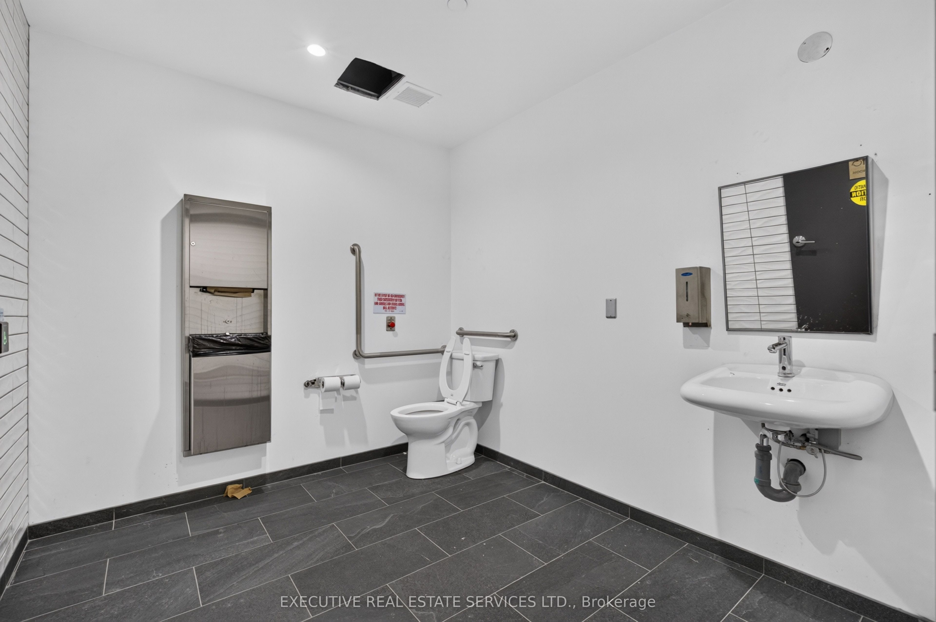 996 Martin Grove Road 405 Property Photo 37
