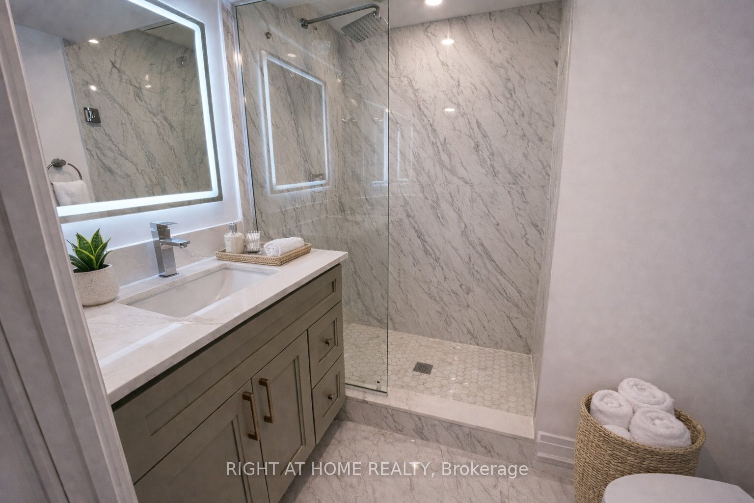 3551 Autumnleaf Crescent Lower Property Photo 4