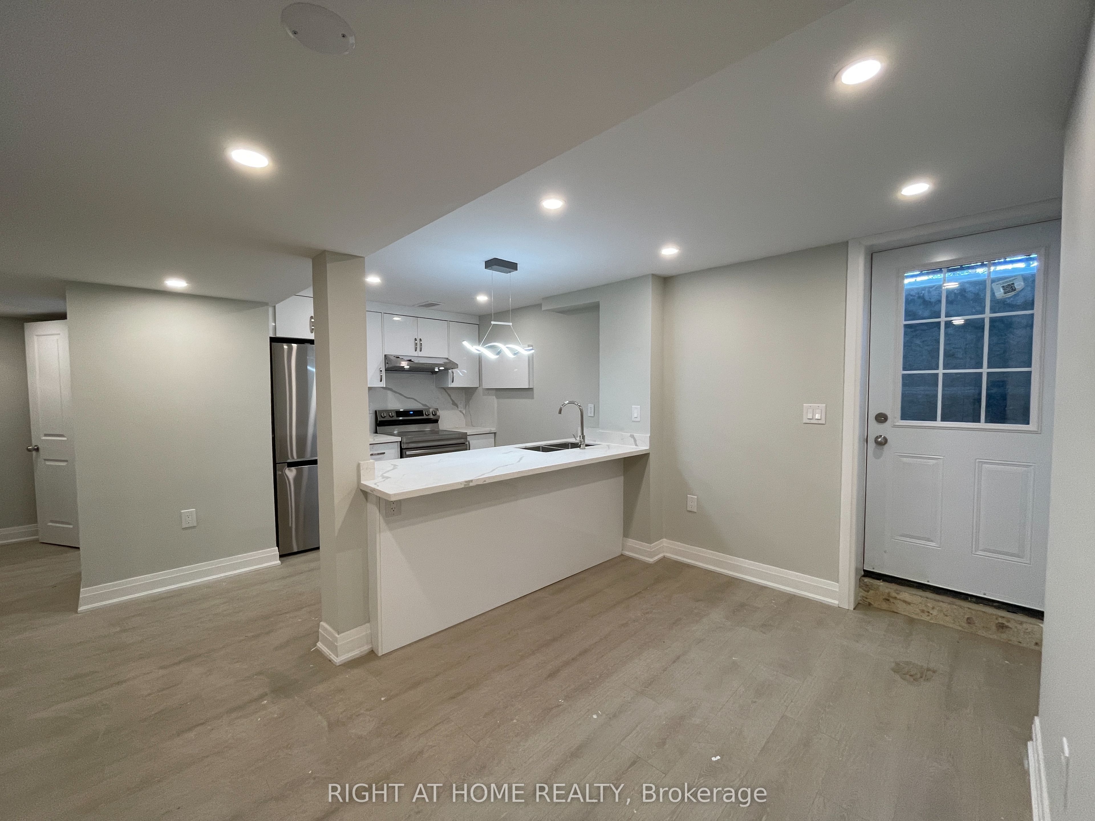 3551 Autumnleaf Crescent Lower Property Photo 9