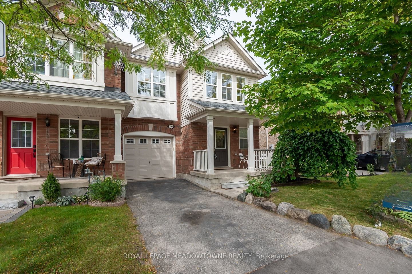 1147 Riddell Crescent Property Photo 3