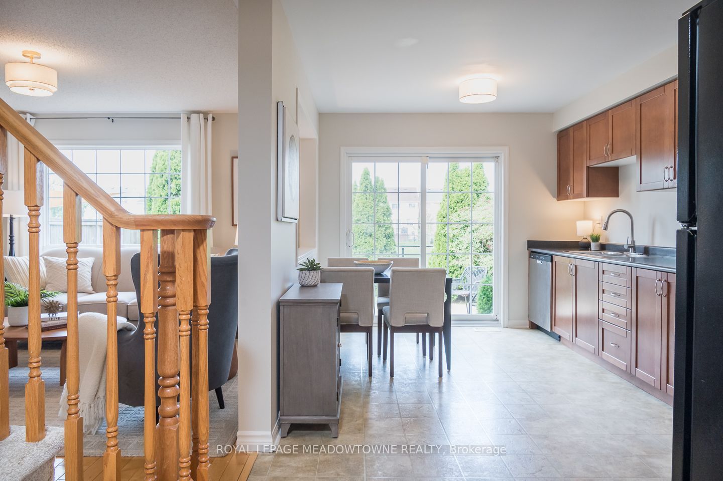 1147 Riddell Crescent Property Photo 12