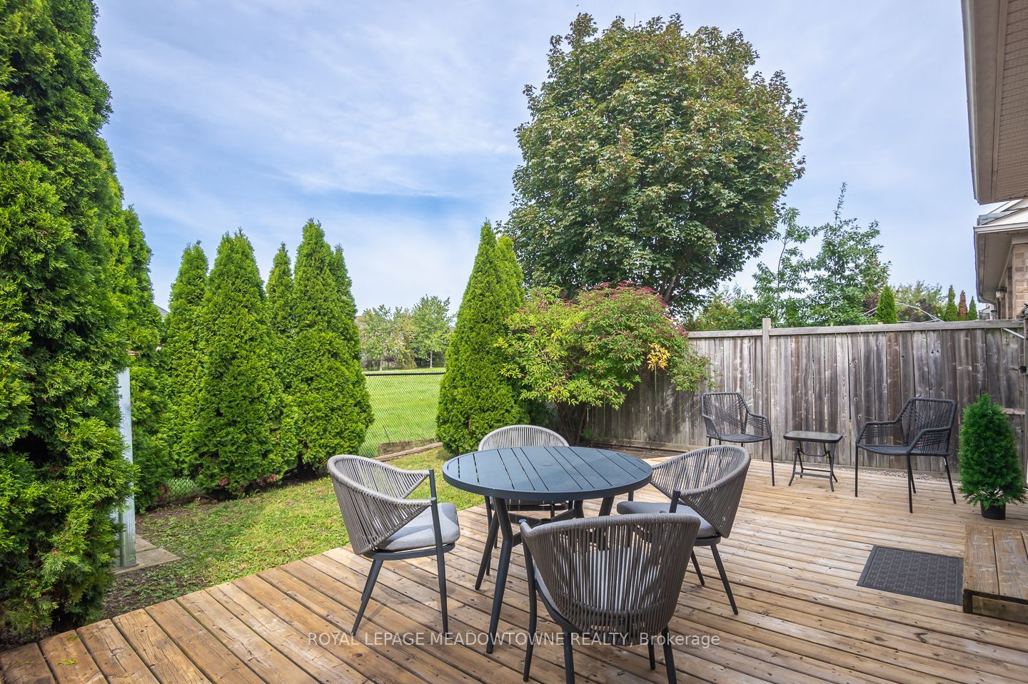1147 Riddell Crescent Property Photo 20