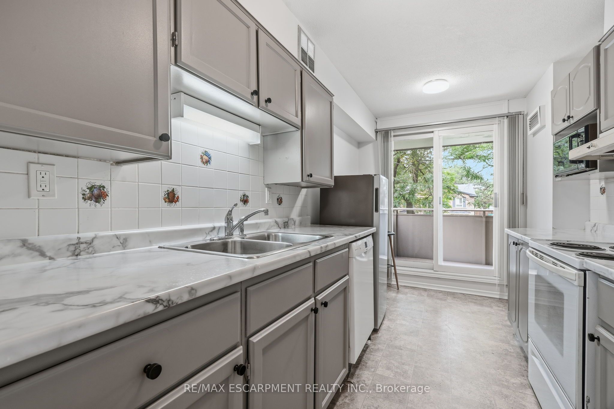 1415 Ghent Avenue 203 Property Photo 4