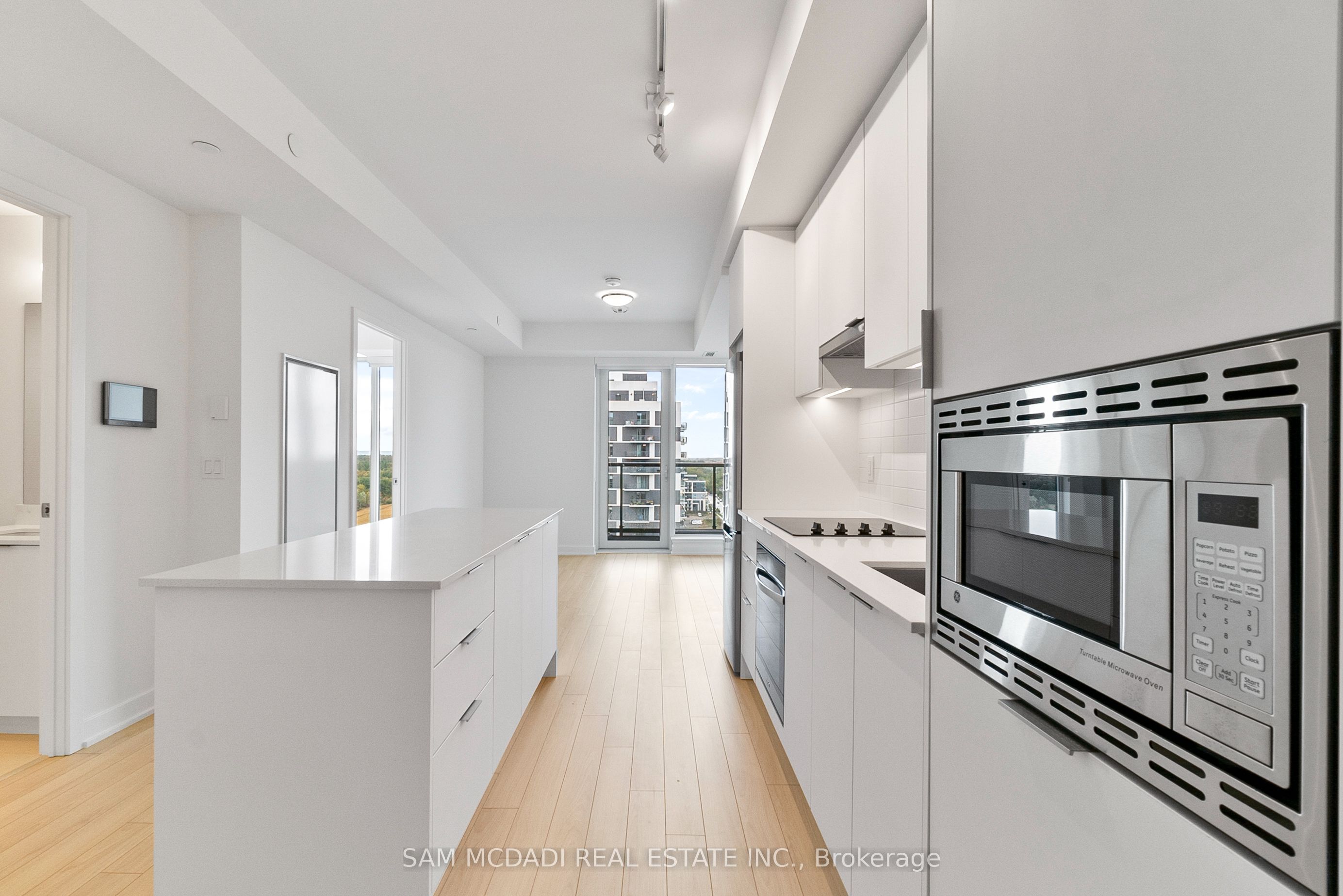 3079 Trafalgar Road 1805 Property Photo 2