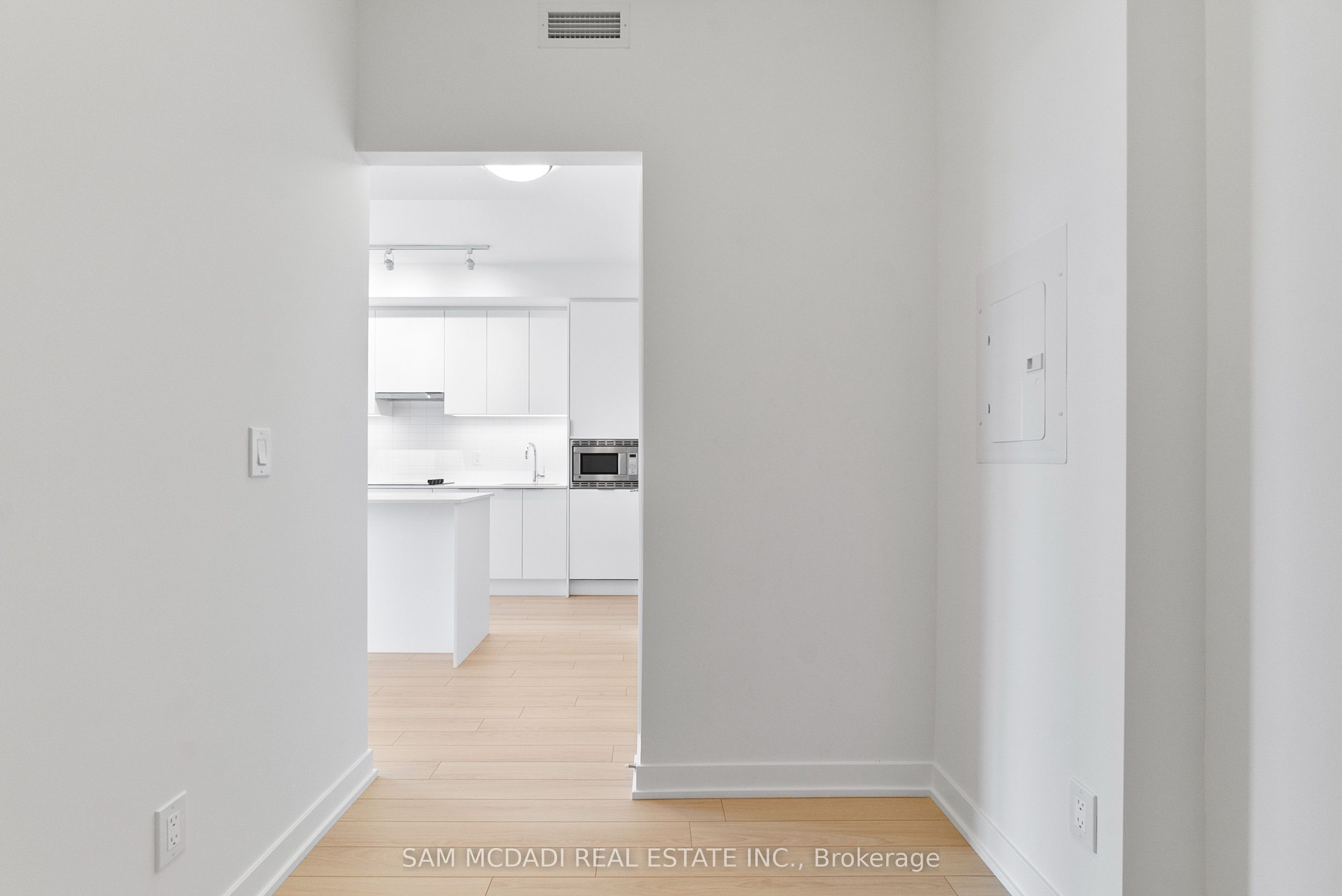 3079 Trafalgar Road 1805 Property Photo 15