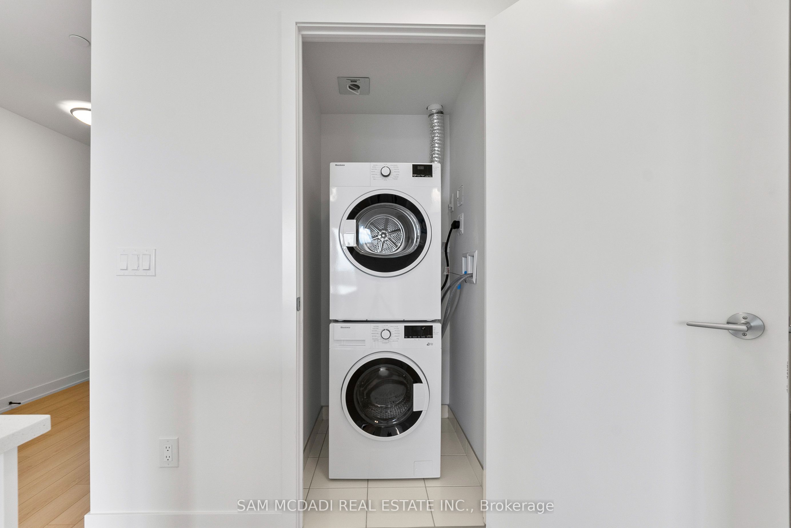 3079 Trafalgar Road 1805 Property Photo 16