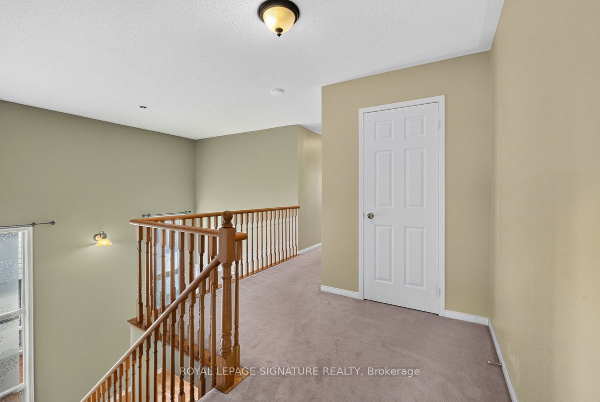 19 Mossgrove Crescent Property Photo 16