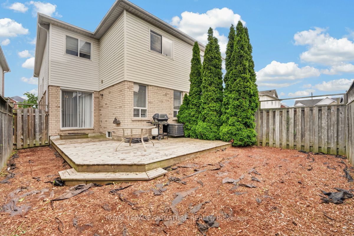 19 Mossgrove Crescent Property Photo 30