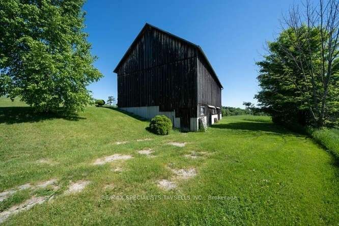 10817 Halls Lake Sd Rd Barn Property Photo 1