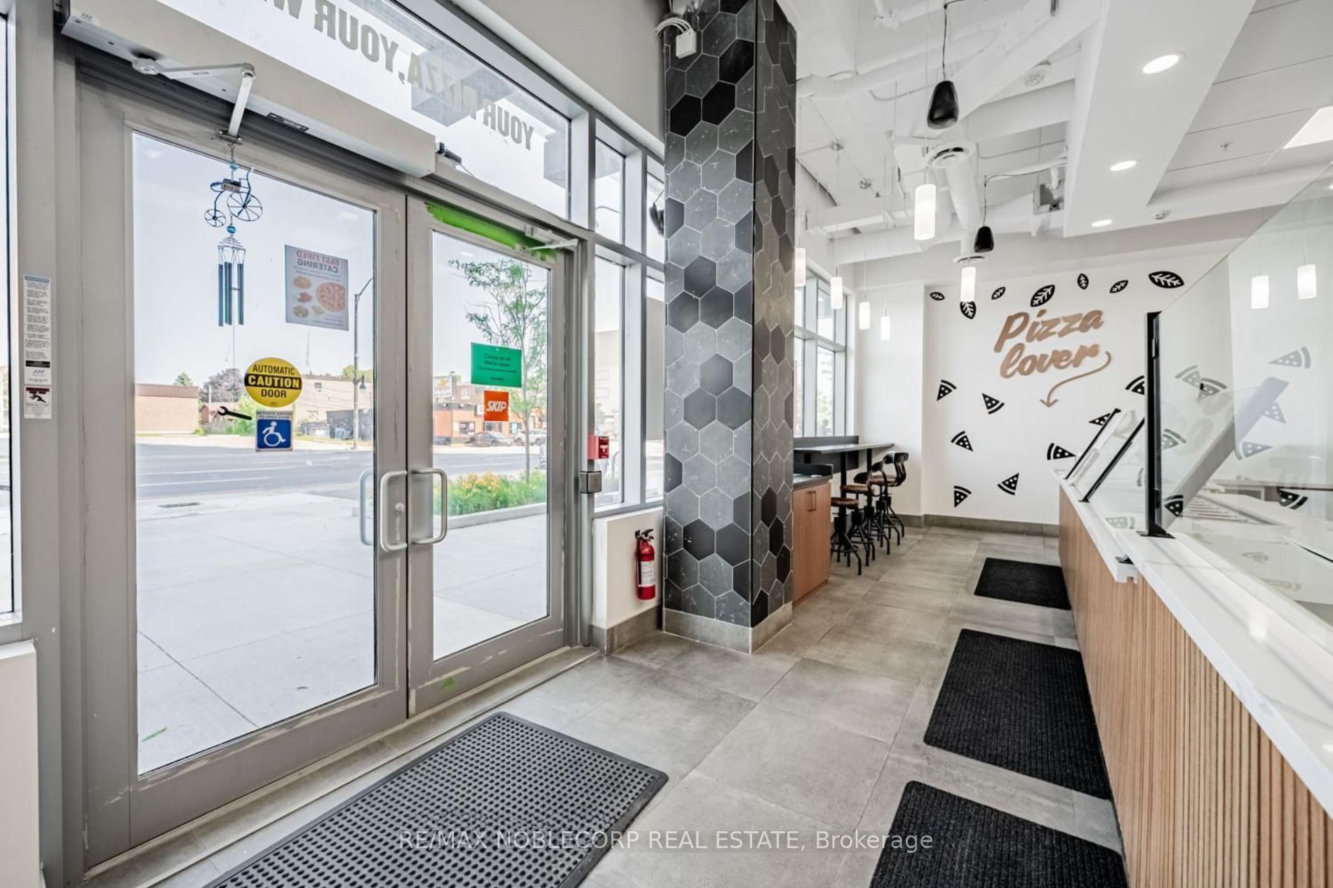 205 Queen Street E B Property Photo 25