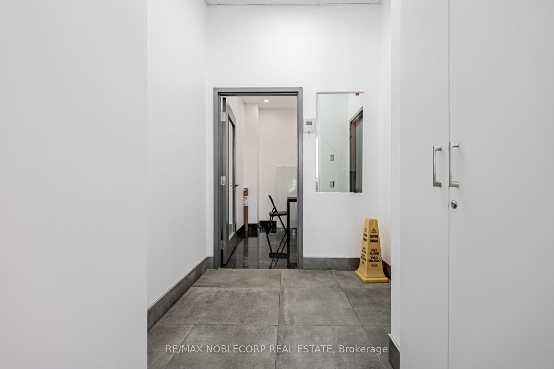 205 Queen Street E B Property Photo 28