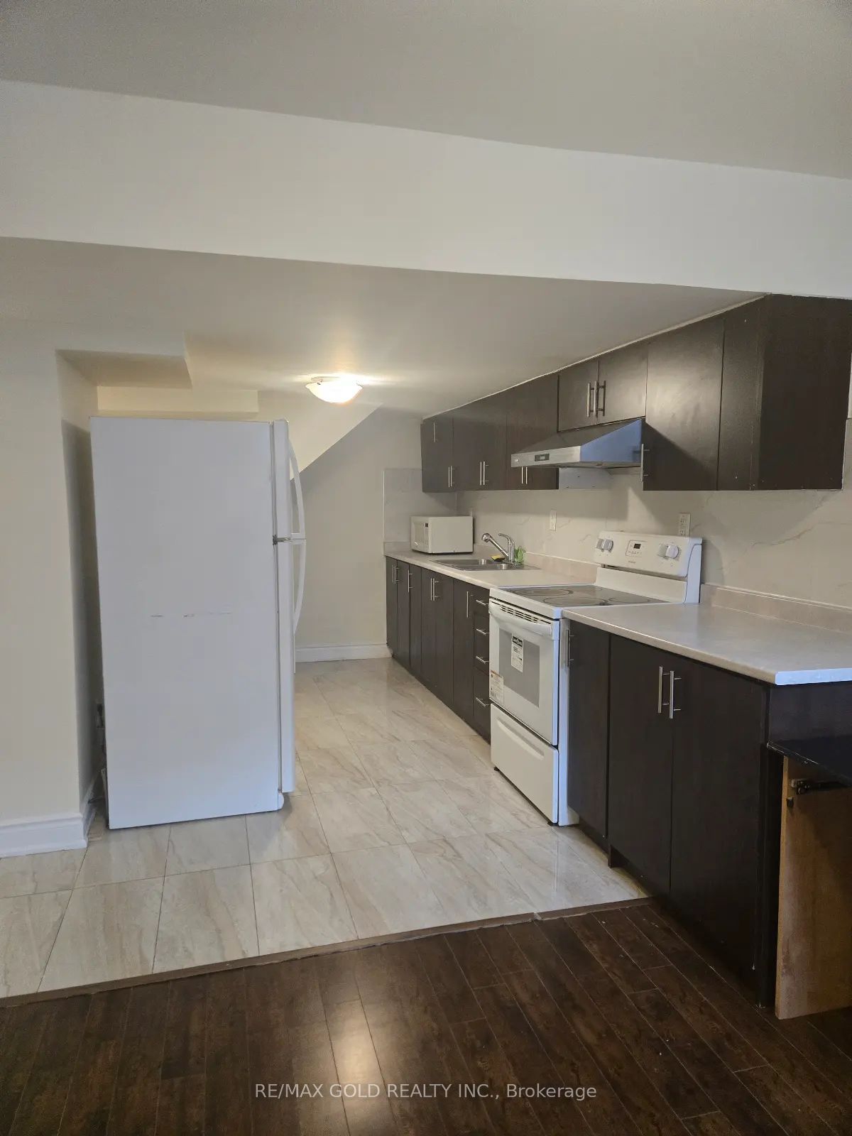 10 Twin Falls Road Property Photo 9