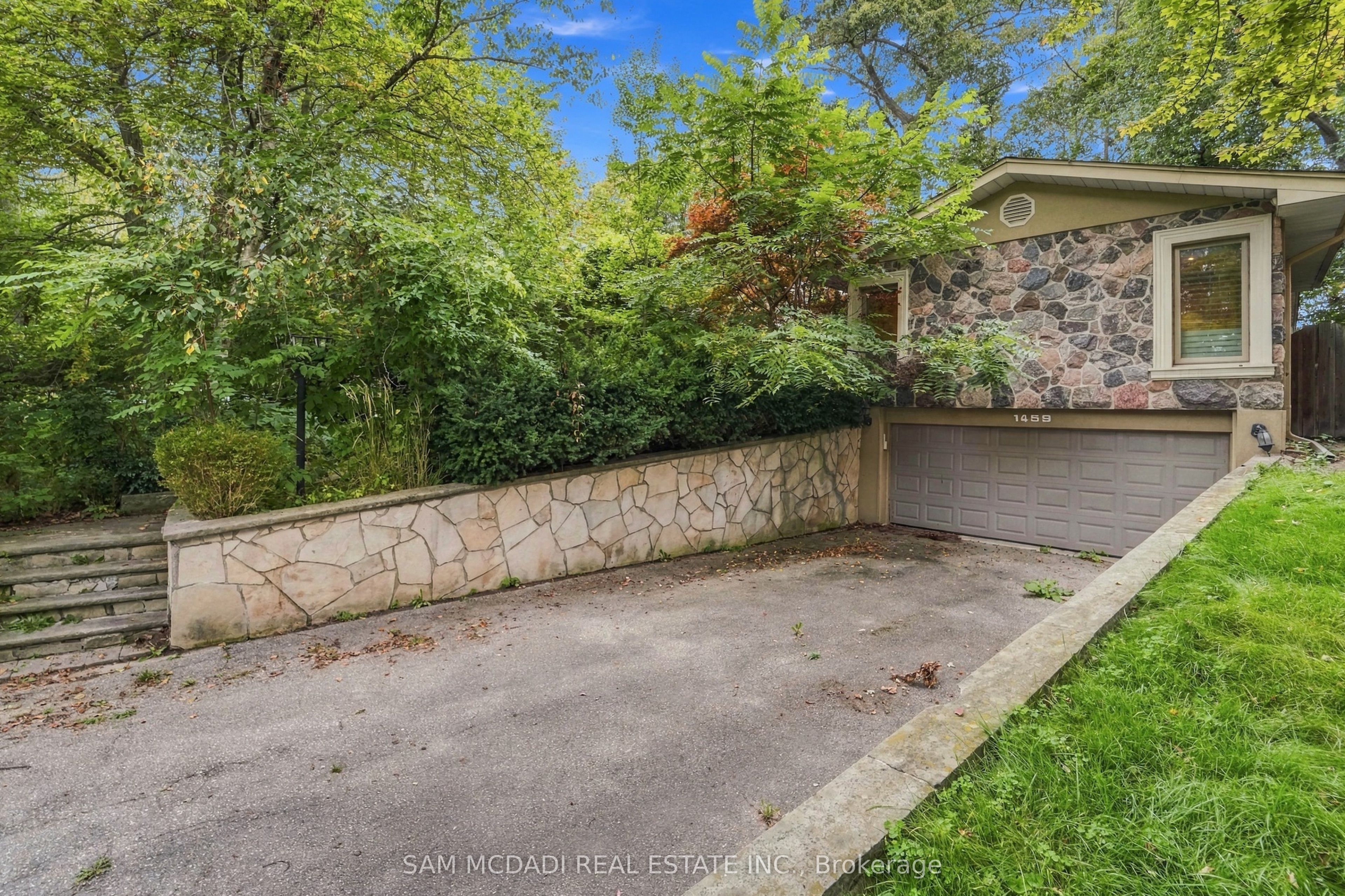 1459 Birchwood Drive Property Photo 1