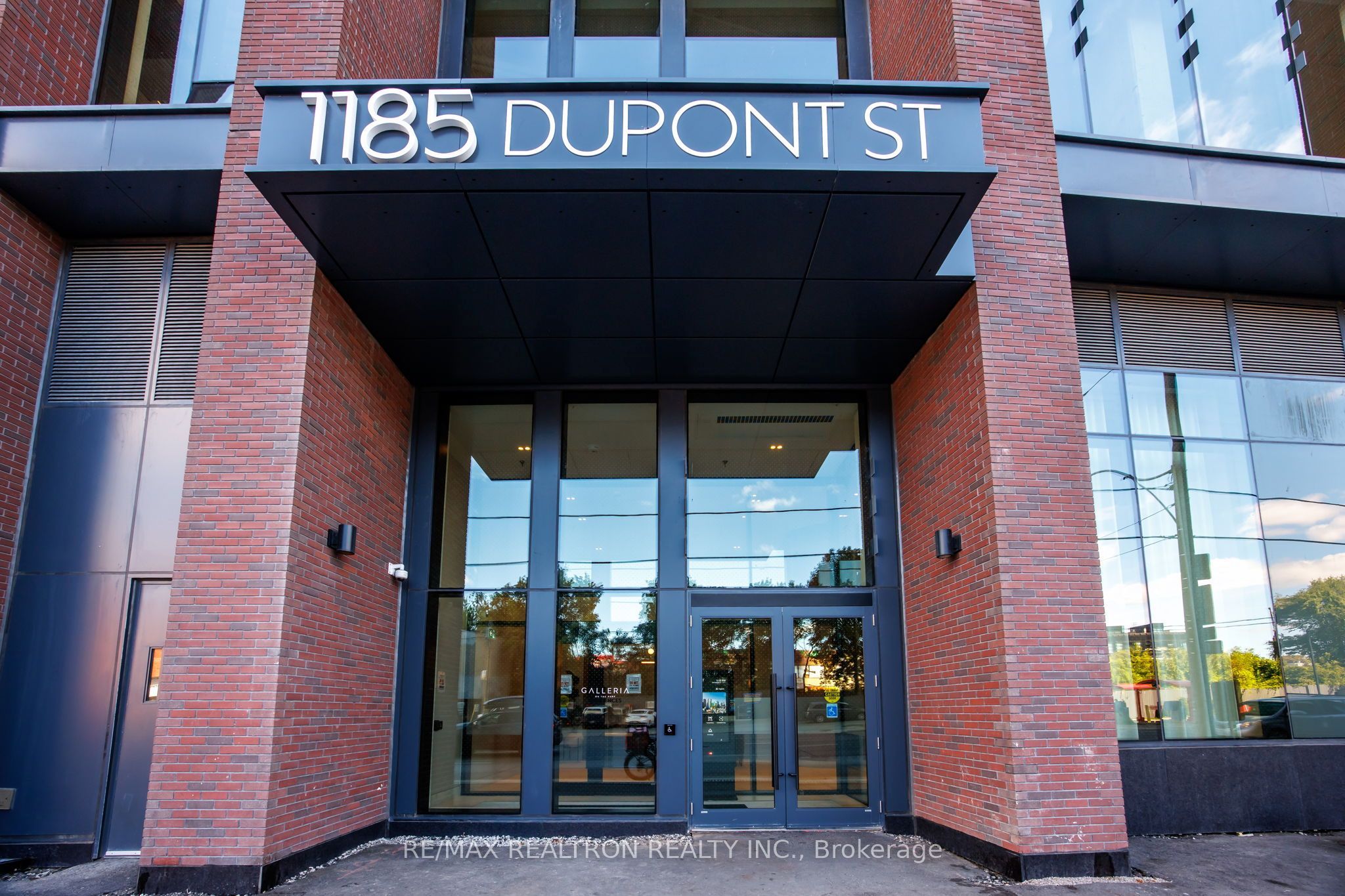 1185 Dupont Street 1402