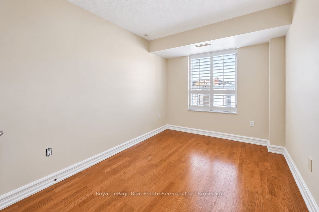 221 Robinson Street 305 Property Photo 16