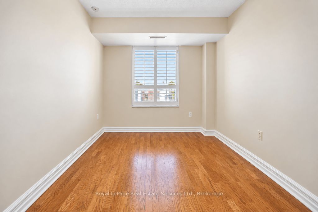 221 Robinson Street 305 Property Photo 17