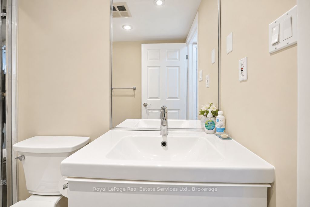 221 Robinson Street 305 Property Photo 19