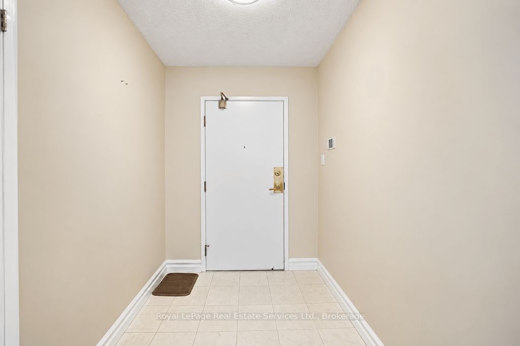 221 Robinson Street 305 Property Photo 36